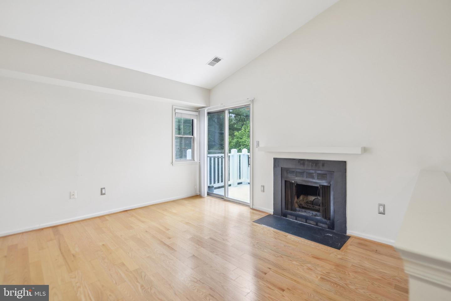 2921-F S WOODLEY ST, ARLINGTON, Virginia 22206, 2 Bedrooms Bedrooms, ,1 BathroomBathrooms,Residential,For sale,2921-F S WOODLEY ST,VAAR2056874 MLS # VAAR2056874
