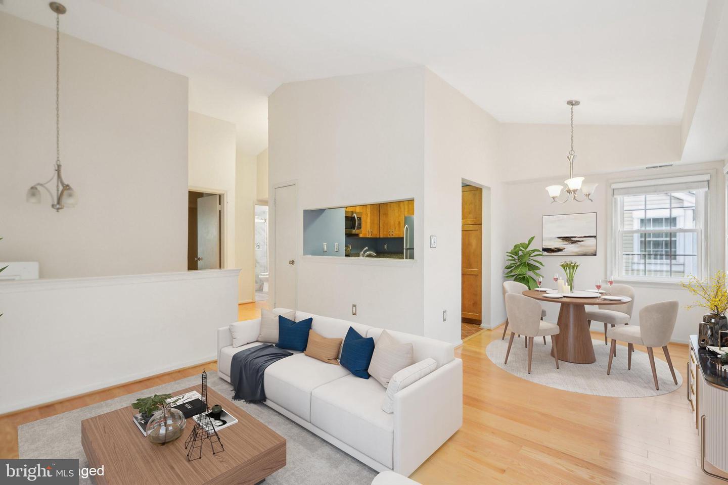 2921-F S WOODLEY ST, ARLINGTON, Virginia 22206, 2 Bedrooms Bedrooms, ,1 BathroomBathrooms,Residential,For sale,2921-F S WOODLEY ST,VAAR2056874 MLS # VAAR2056874