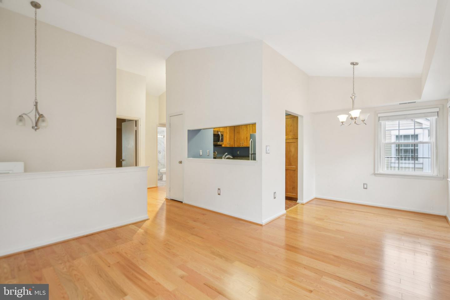 2921-F S WOODLEY ST, ARLINGTON, Virginia 22206, 2 Bedrooms Bedrooms, ,1 BathroomBathrooms,Residential,For sale,2921-F S WOODLEY ST,VAAR2056874 MLS # VAAR2056874