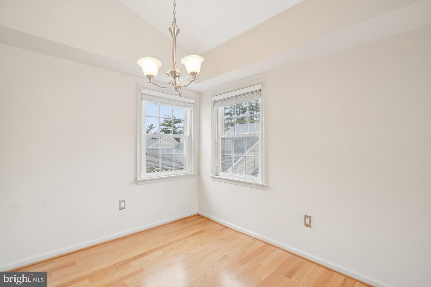 2921-F S WOODLEY ST, ARLINGTON, Virginia 22206, 2 Bedrooms Bedrooms, ,1 BathroomBathrooms,Residential,For sale,2921-F S WOODLEY ST,VAAR2056874 MLS # VAAR2056874