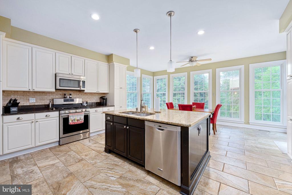 13615 FOX CHASE LN, SPOTSYLVANIA, Virginia 22553, 4 Bedrooms Bedrooms, ,2 BathroomsBathrooms,Residential,13615 FOX CHASE LN,VASP2033204 MLS # VASP2033204