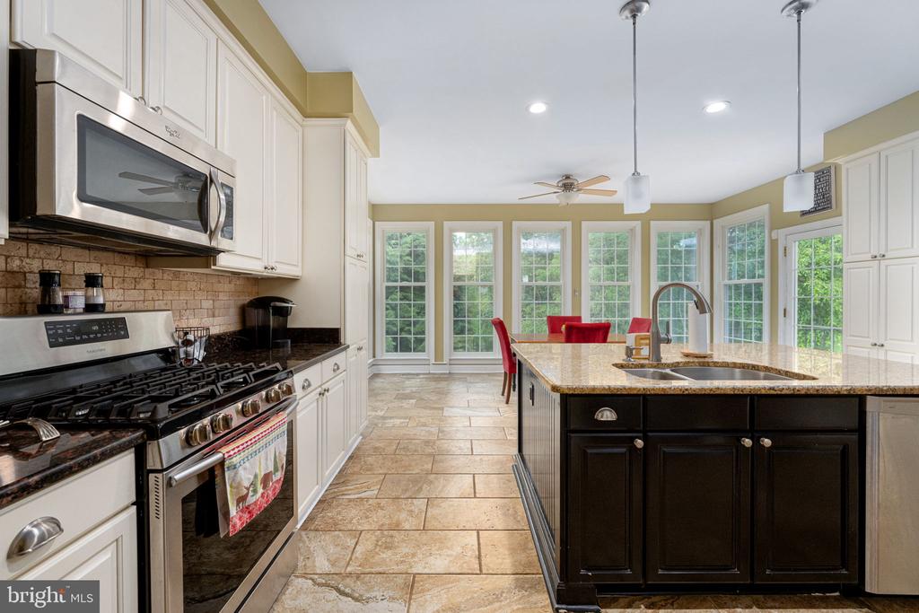 13615 FOX CHASE LN, SPOTSYLVANIA, Virginia 22553, 4 Bedrooms Bedrooms, ,2 BathroomsBathrooms,Residential,13615 FOX CHASE LN,VASP2033204 MLS # VASP2033204