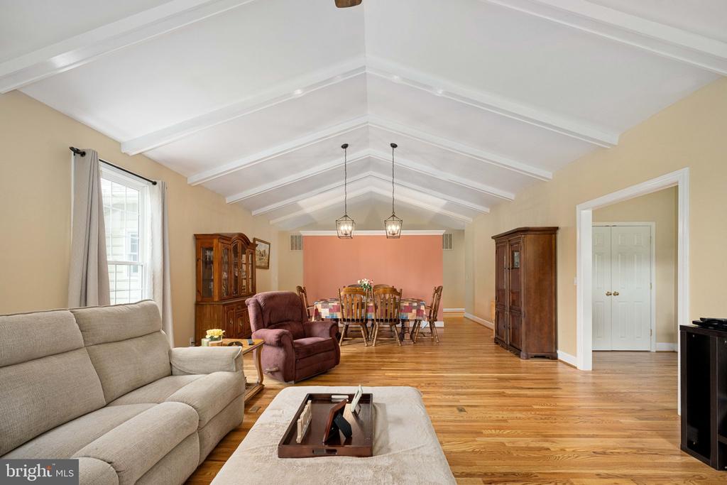 13615 FOX CHASE LN, SPOTSYLVANIA, Virginia 22553, 4 Bedrooms Bedrooms, ,2 BathroomsBathrooms,Residential,13615 FOX CHASE LN,VASP2033204 MLS # VASP2033204