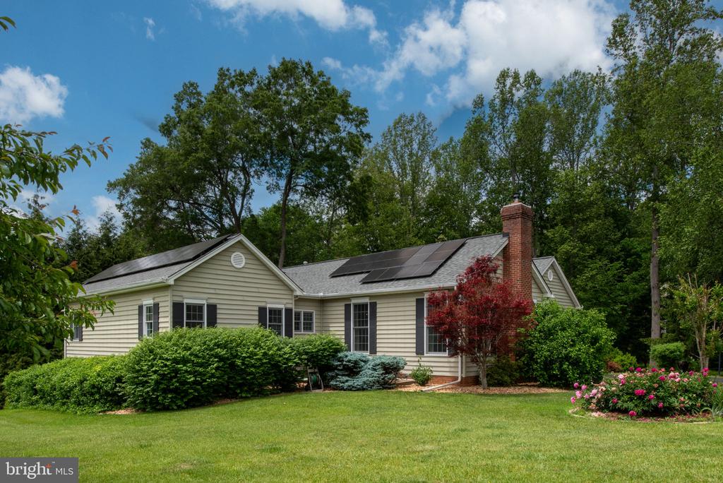 13615 FOX CHASE LN, SPOTSYLVANIA, Virginia 22553, 4 Bedrooms Bedrooms, ,2 BathroomsBathrooms,Residential,13615 FOX CHASE LN,VASP2033204 MLS # VASP2033204