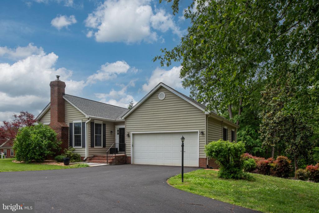 13615 FOX CHASE LN, SPOTSYLVANIA, Virginia 22553, 4 Bedrooms Bedrooms, ,2 BathroomsBathrooms,Residential,13615 FOX CHASE LN,VASP2033204 MLS # VASP2033204