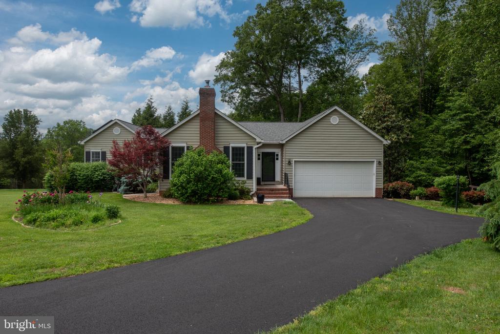 13615 FOX CHASE LN, SPOTSYLVANIA, Virginia 22553, 4 Bedrooms Bedrooms, ,2 BathroomsBathrooms,Residential,13615 FOX CHASE LN,VASP2033204 MLS # VASP2033204
