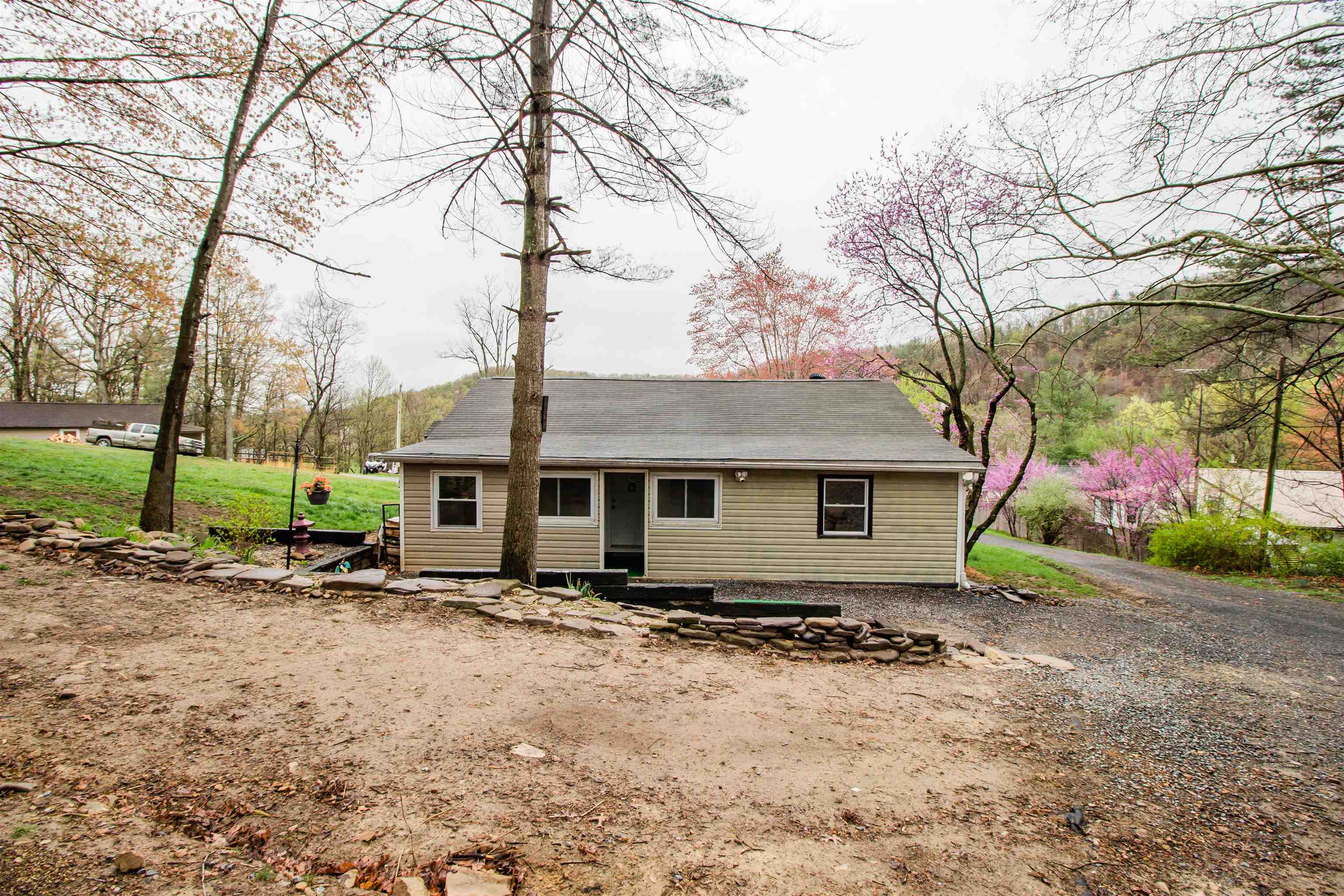 101 SHARP HILL LN, HINTON, Virginia 22831, 2 Bedrooms Bedrooms, ,1 BathroomBathrooms,Residential,101 SHARP HILL LN,662975 MLS # 662975