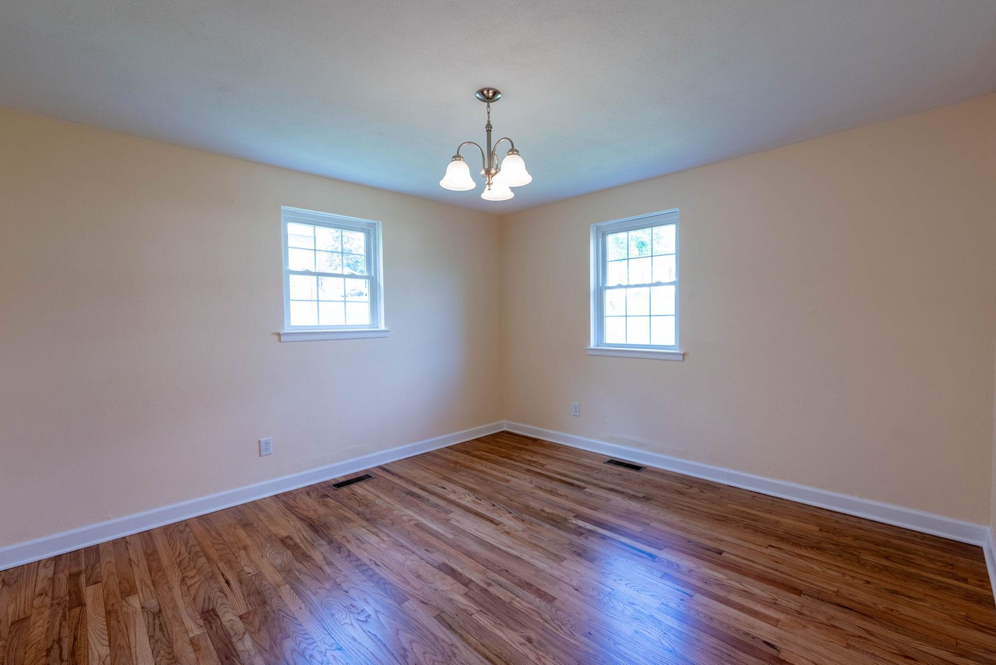 20 BEVERLEY ST, VERONA, Virginia 24482, 4 Bedrooms Bedrooms, ,4 BathroomsBathrooms,Residential,20 BEVERLEY ST,663737 MLS # 663737