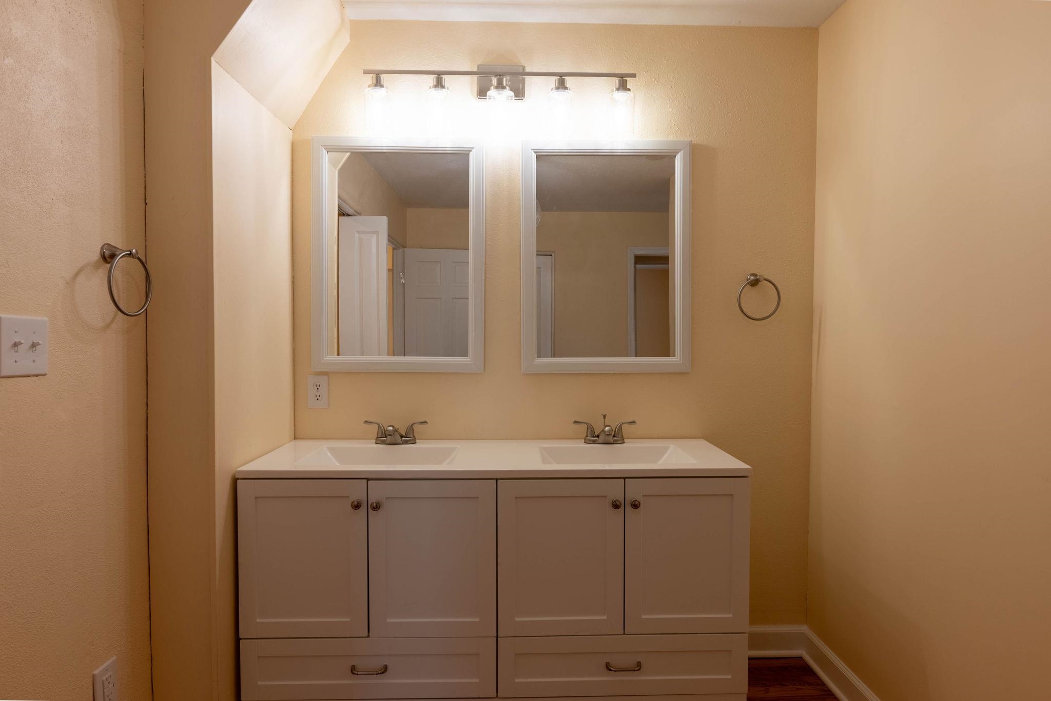 20 BEVERLEY ST, VERONA, Virginia 24482, 4 Bedrooms Bedrooms, ,4 BathroomsBathrooms,Residential,20 BEVERLEY ST,663737 MLS # 663737