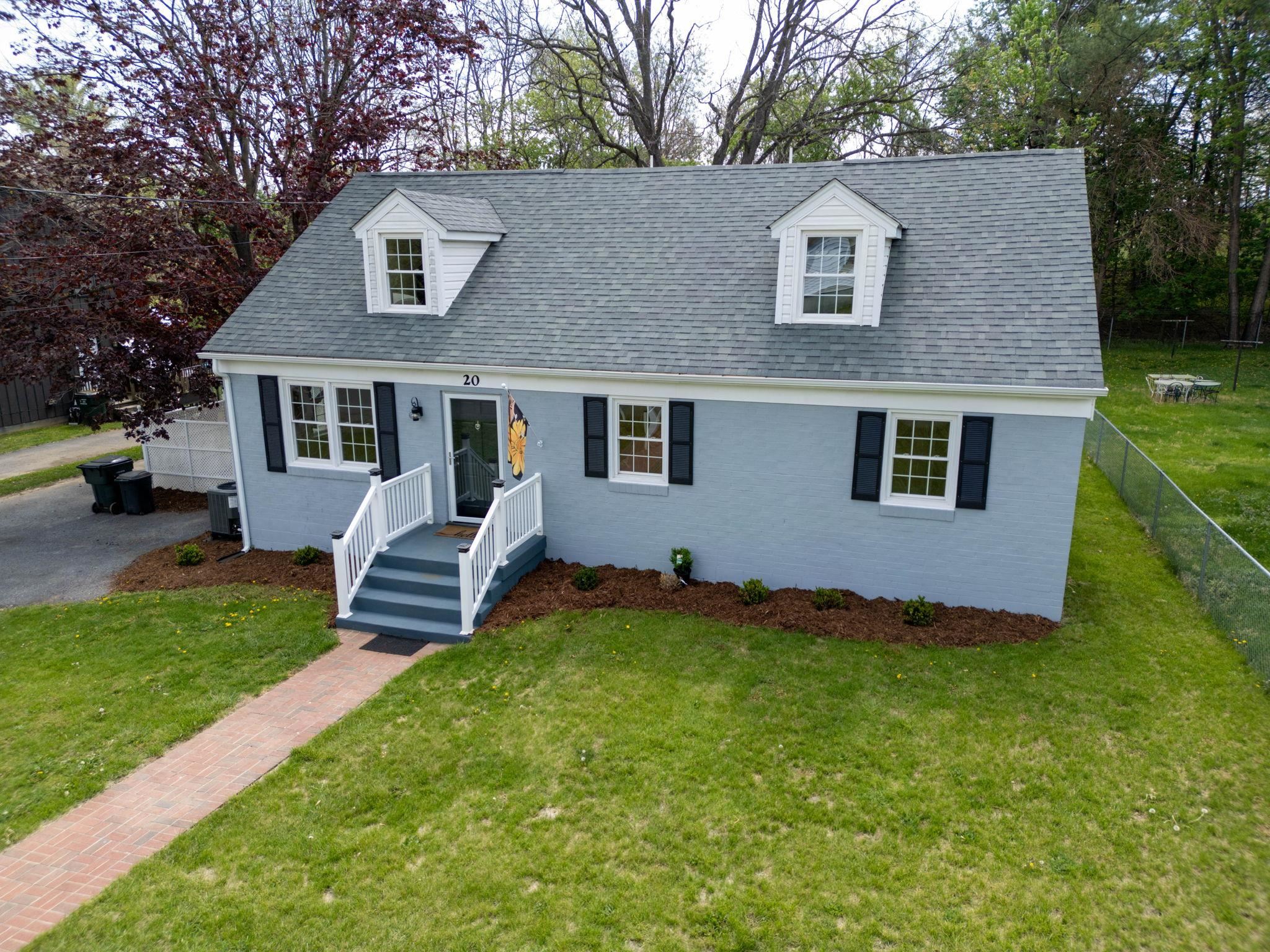 20 BEVERLEY ST, VERONA, Virginia 24482, 4 Bedrooms Bedrooms, ,4 BathroomsBathrooms,Residential,20 BEVERLEY ST,663737 MLS # 663737