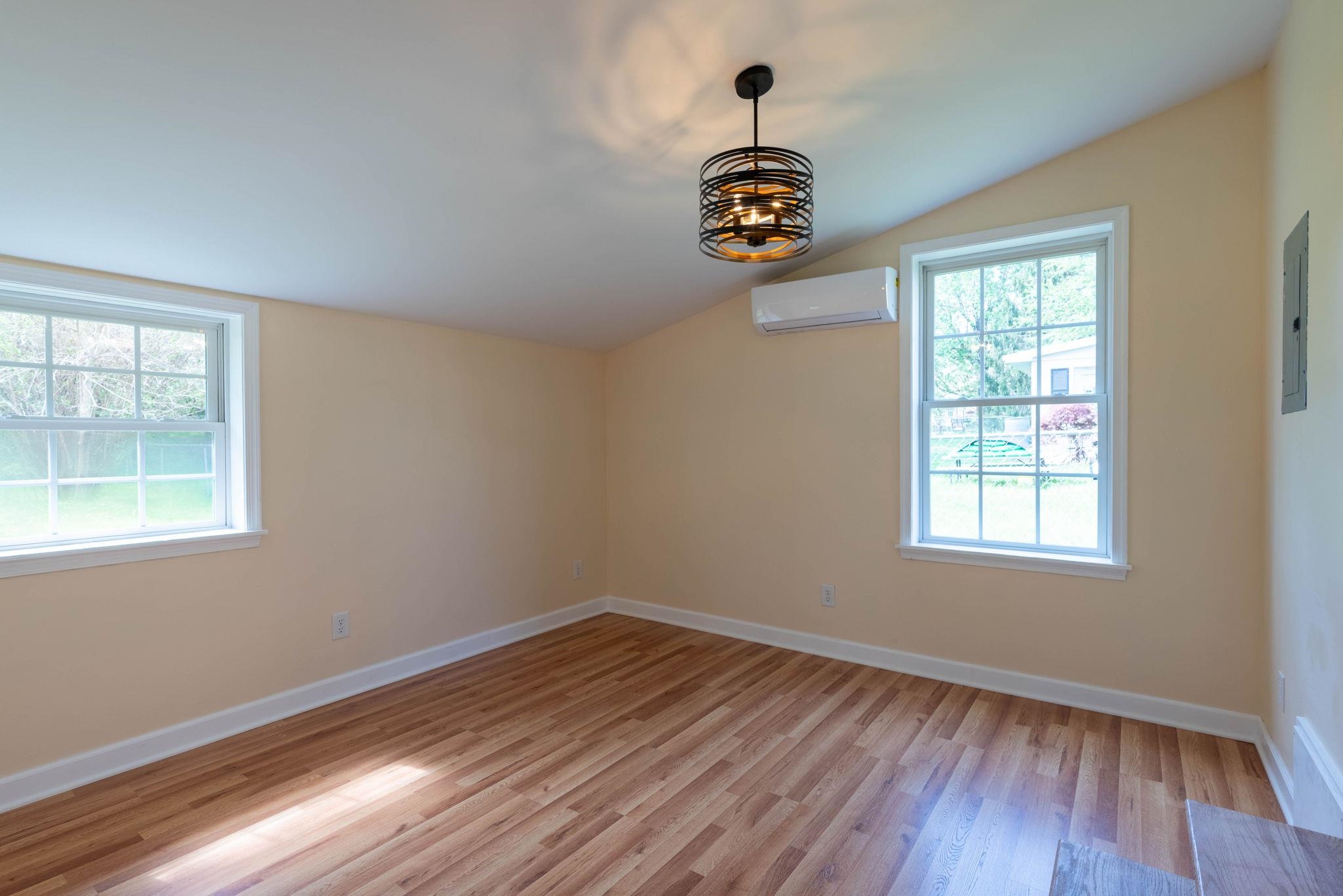 20 BEVERLEY ST, VERONA, Virginia 24482, 4 Bedrooms Bedrooms, ,4 BathroomsBathrooms,Residential,20 BEVERLEY ST,663737 MLS # 663737