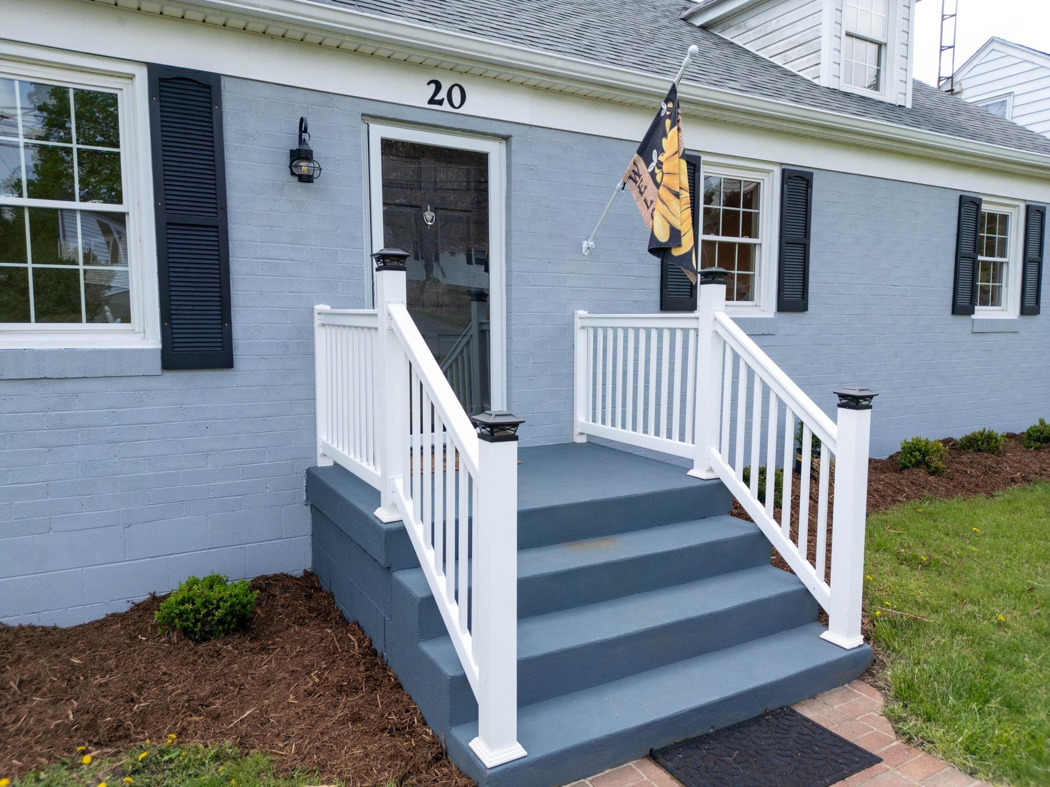 20 BEVERLEY ST, VERONA, Virginia 24482, 4 Bedrooms Bedrooms, ,4 BathroomsBathrooms,Residential,20 BEVERLEY ST,663737 MLS # 663737