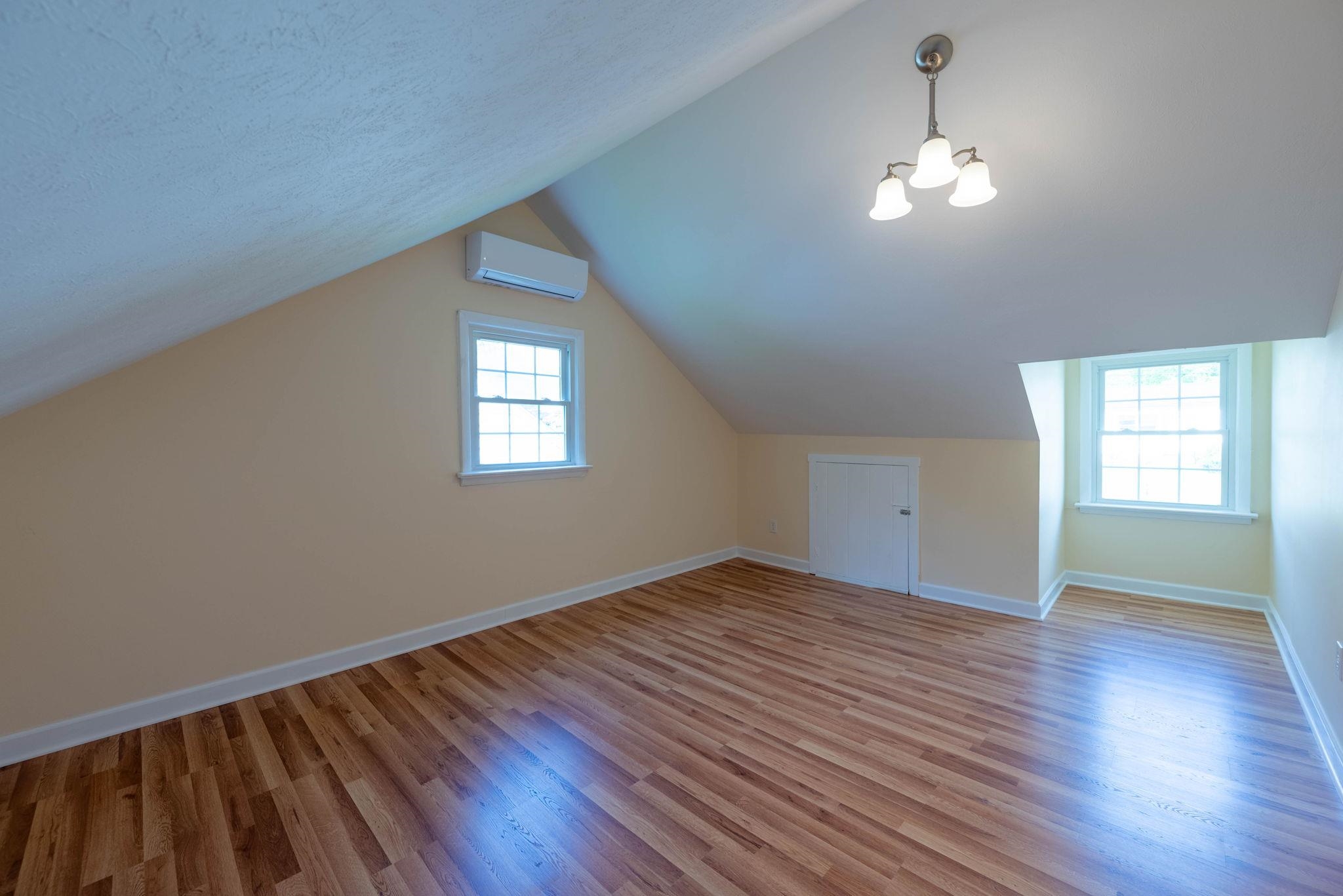 20 BEVERLEY ST, VERONA, Virginia 24482, 4 Bedrooms Bedrooms, ,4 BathroomsBathrooms,Residential,20 BEVERLEY ST,663737 MLS # 663737