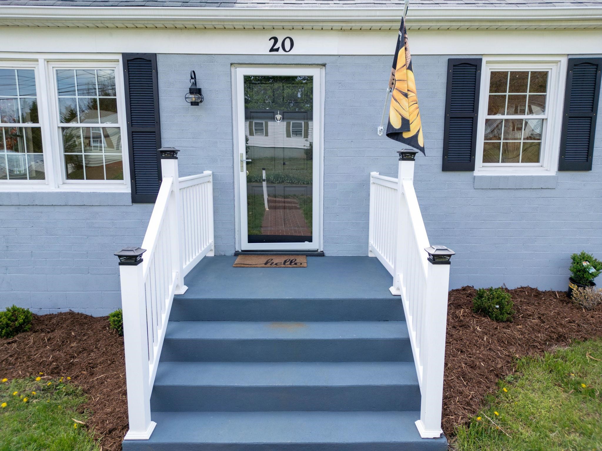 20 BEVERLEY ST, VERONA, Virginia 24482, 4 Bedrooms Bedrooms, ,4 BathroomsBathrooms,Residential,20 BEVERLEY ST,663737 MLS # 663737
