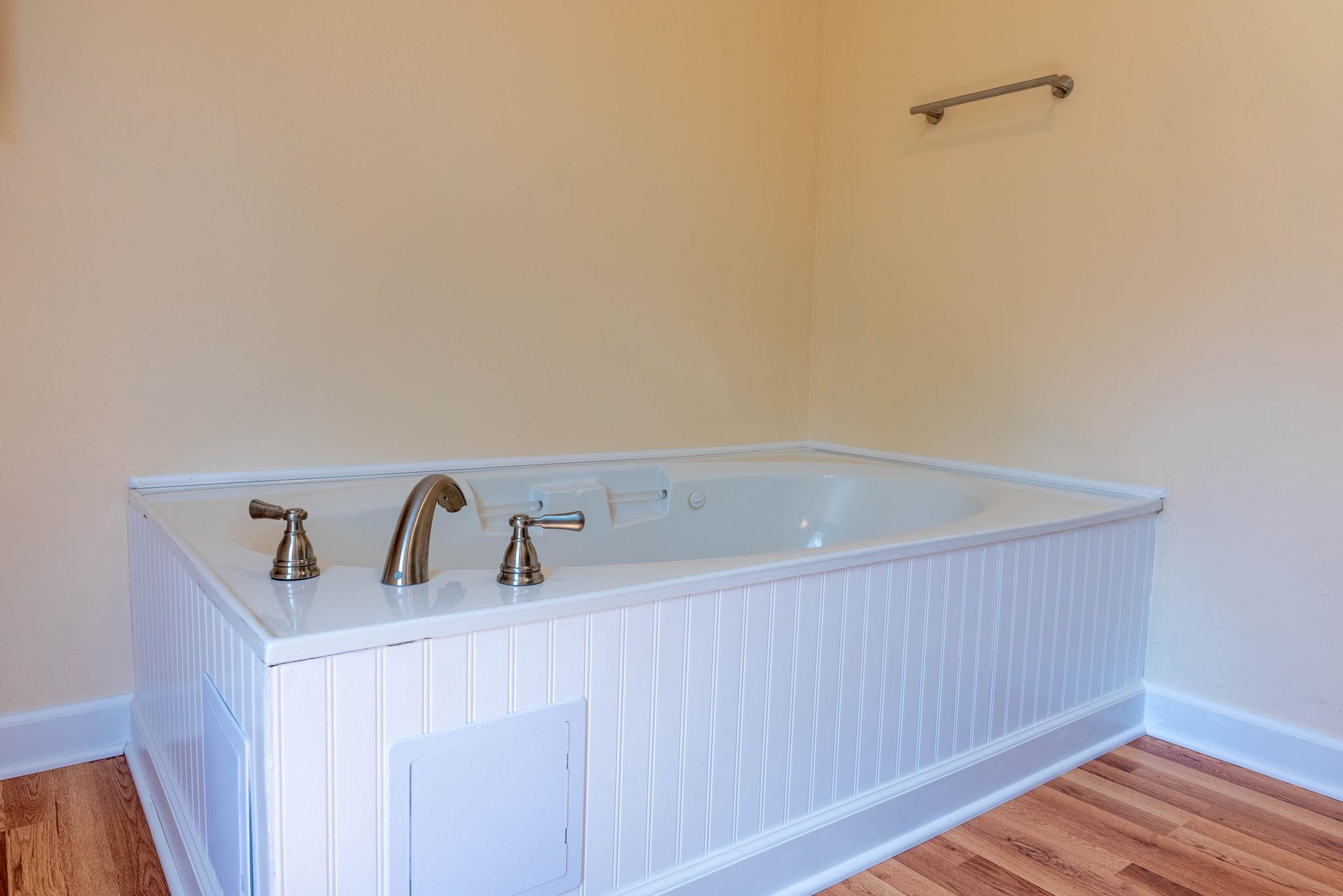 20 BEVERLEY ST, VERONA, Virginia 24482, 4 Bedrooms Bedrooms, ,4 BathroomsBathrooms,Residential,20 BEVERLEY ST,663737 MLS # 663737