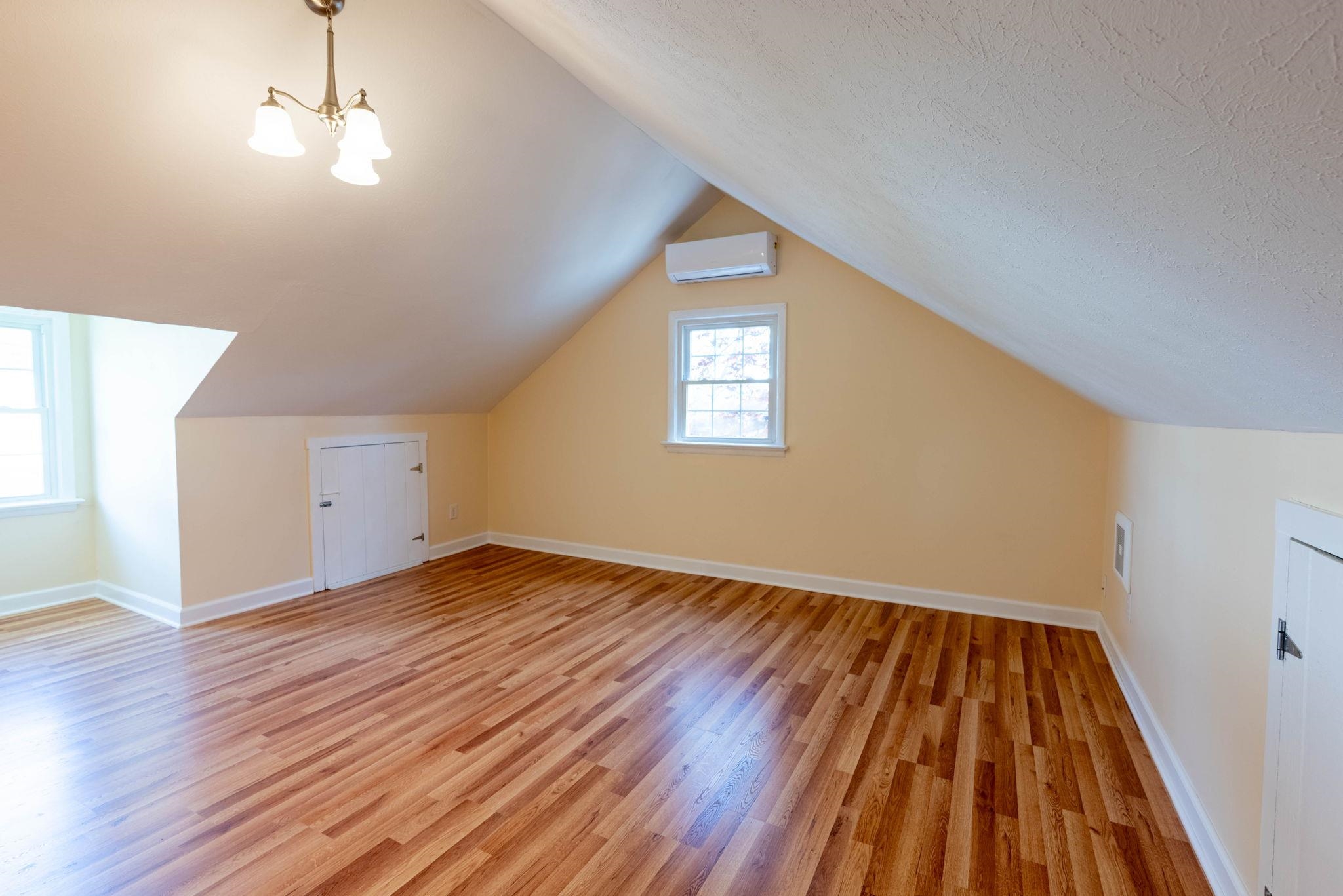 20 BEVERLEY ST, VERONA, Virginia 24482, 4 Bedrooms Bedrooms, ,4 BathroomsBathrooms,Residential,20 BEVERLEY ST,663737 MLS # 663737