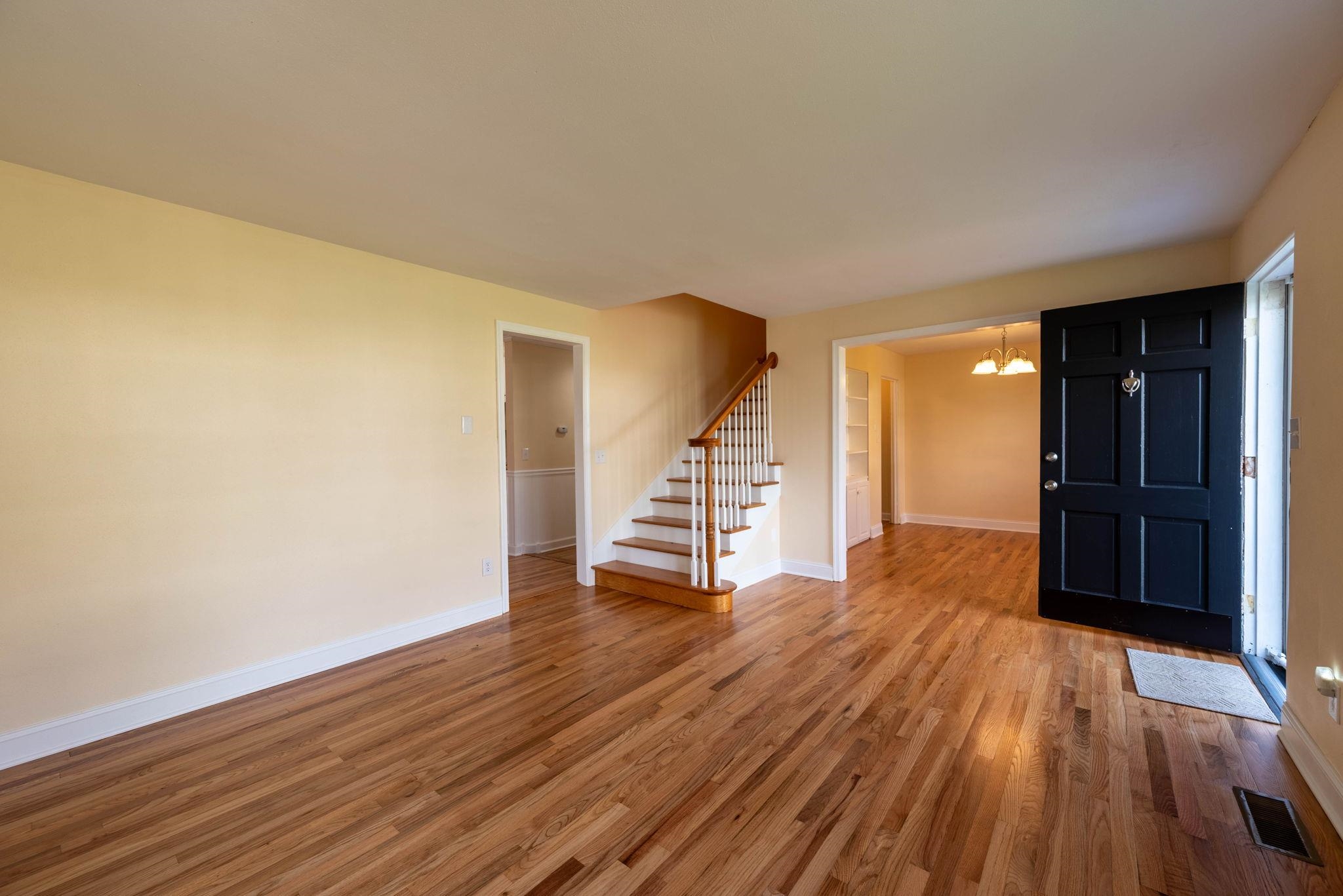 20 BEVERLEY ST, VERONA, Virginia 24482, 4 Bedrooms Bedrooms, ,4 BathroomsBathrooms,Residential,20 BEVERLEY ST,663737 MLS # 663737