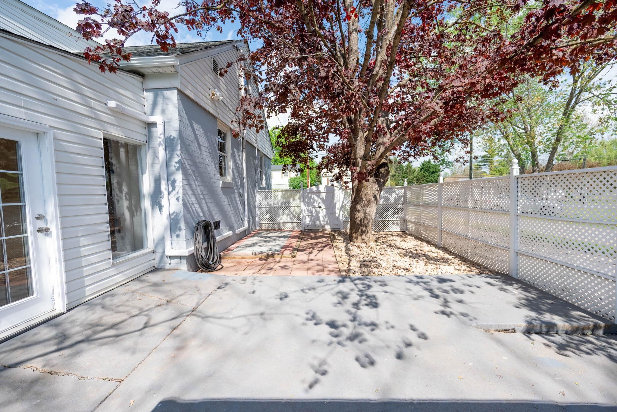 20 BEVERLEY ST, VERONA, Virginia 24482, 4 Bedrooms Bedrooms, ,4 BathroomsBathrooms,Residential,20 BEVERLEY ST,663737 MLS # 663737