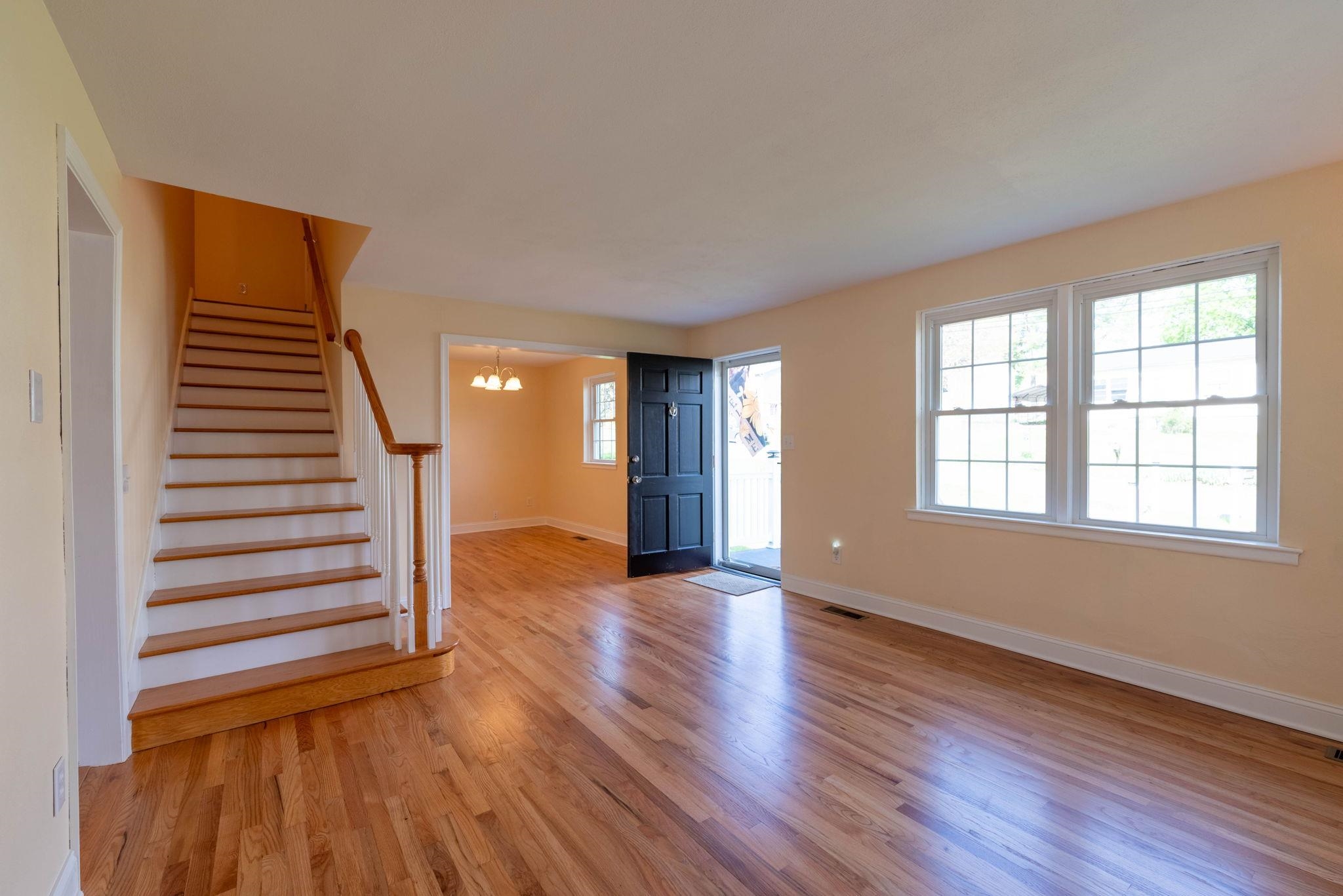20 BEVERLEY ST, VERONA, Virginia 24482, 4 Bedrooms Bedrooms, ,4 BathroomsBathrooms,Residential,20 BEVERLEY ST,663737 MLS # 663737