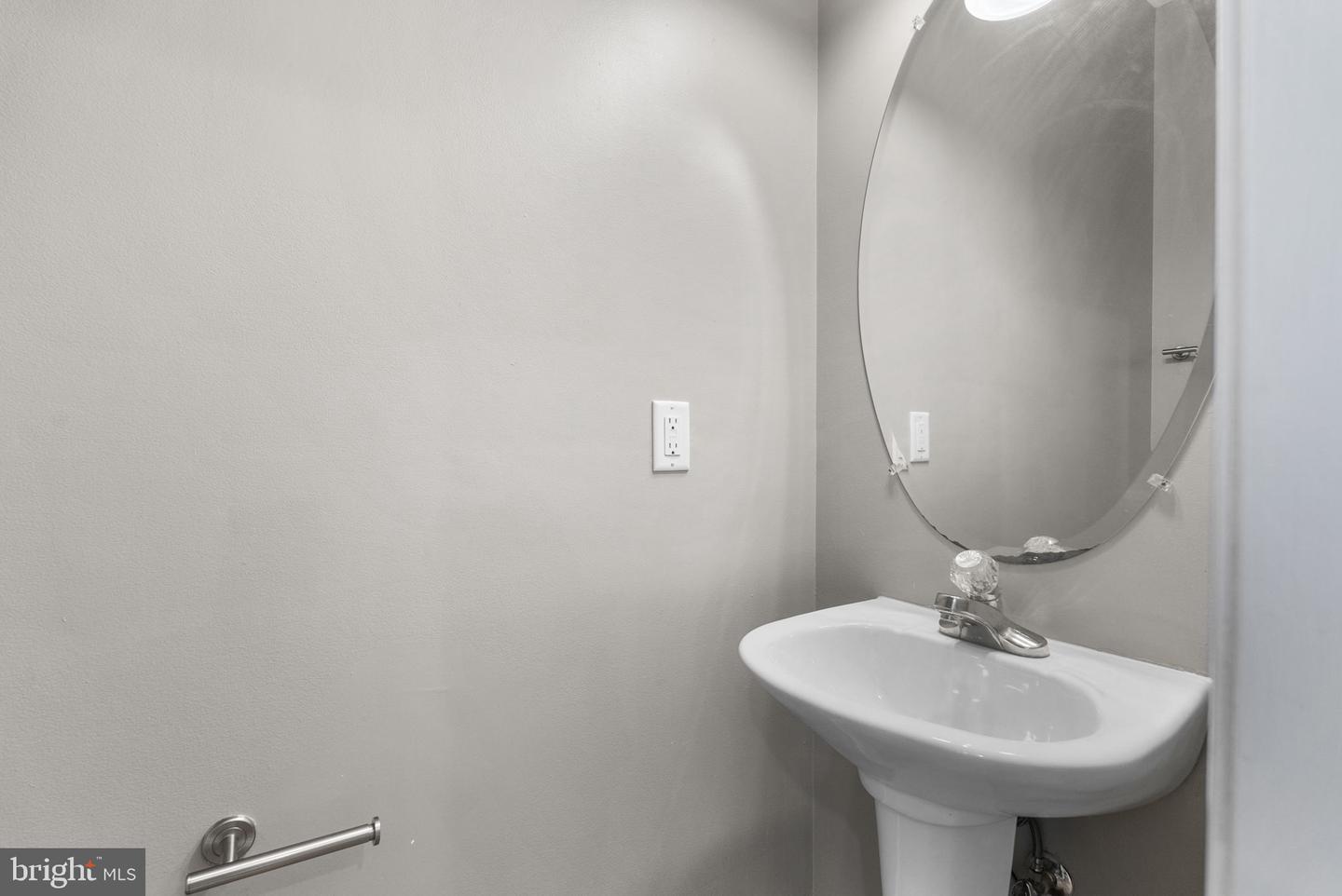 11441 LOG RIDGE DR, FAIRFAX, Virginia 22030, 2 Bedrooms Bedrooms, ,2 BathroomsBathrooms,Residential,For sale,11441 LOG RIDGE DR,VAFX2238728 MLS # VAFX2238728