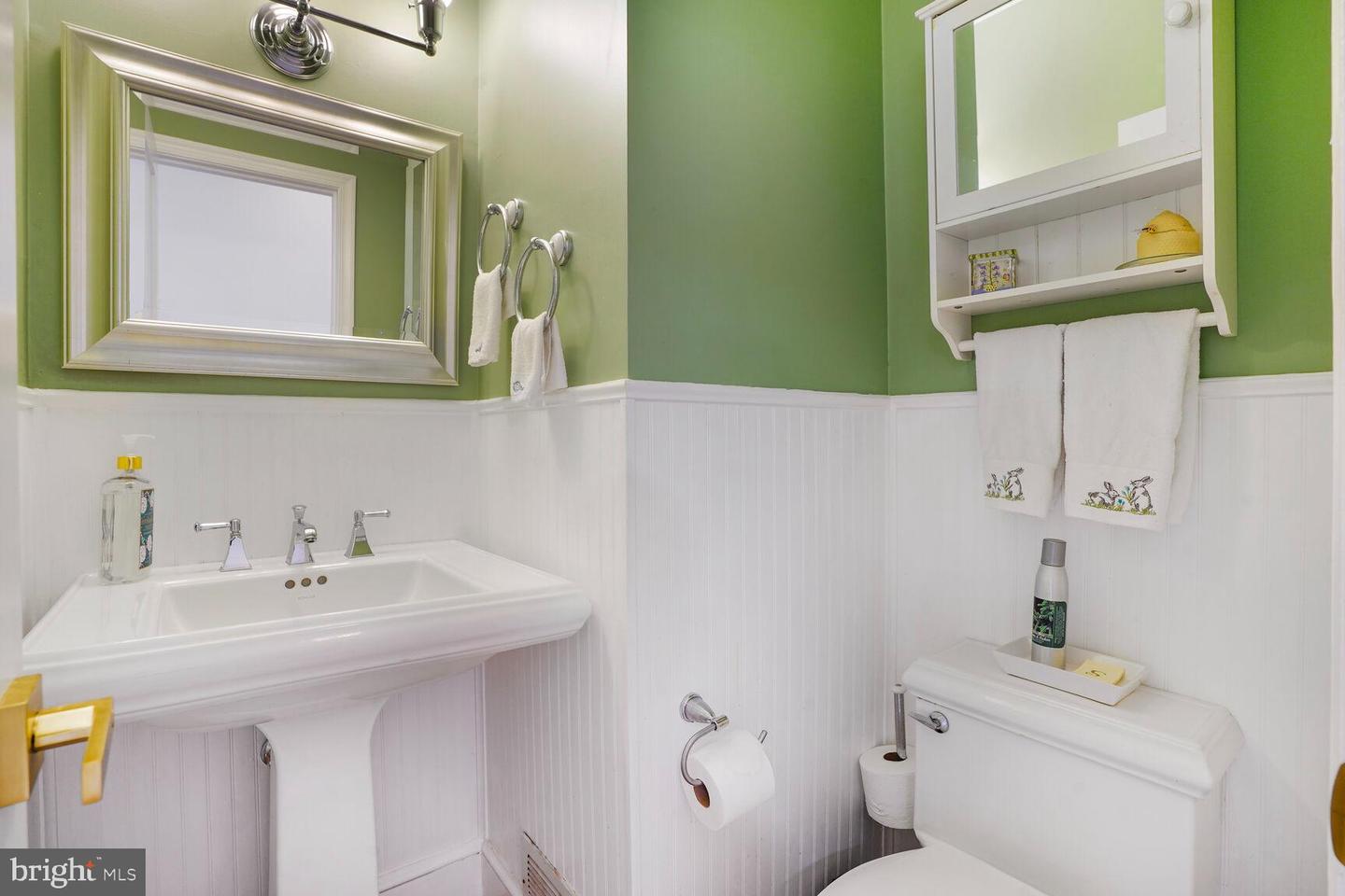 706 CROWN MEADOW DR, GREAT FALLS, Virginia 22066, 5 Bedrooms Bedrooms, ,4 BathroomsBathrooms,Residential,For sale,706 CROWN MEADOW DR,VAFX2238814 MLS # VAFX2238814