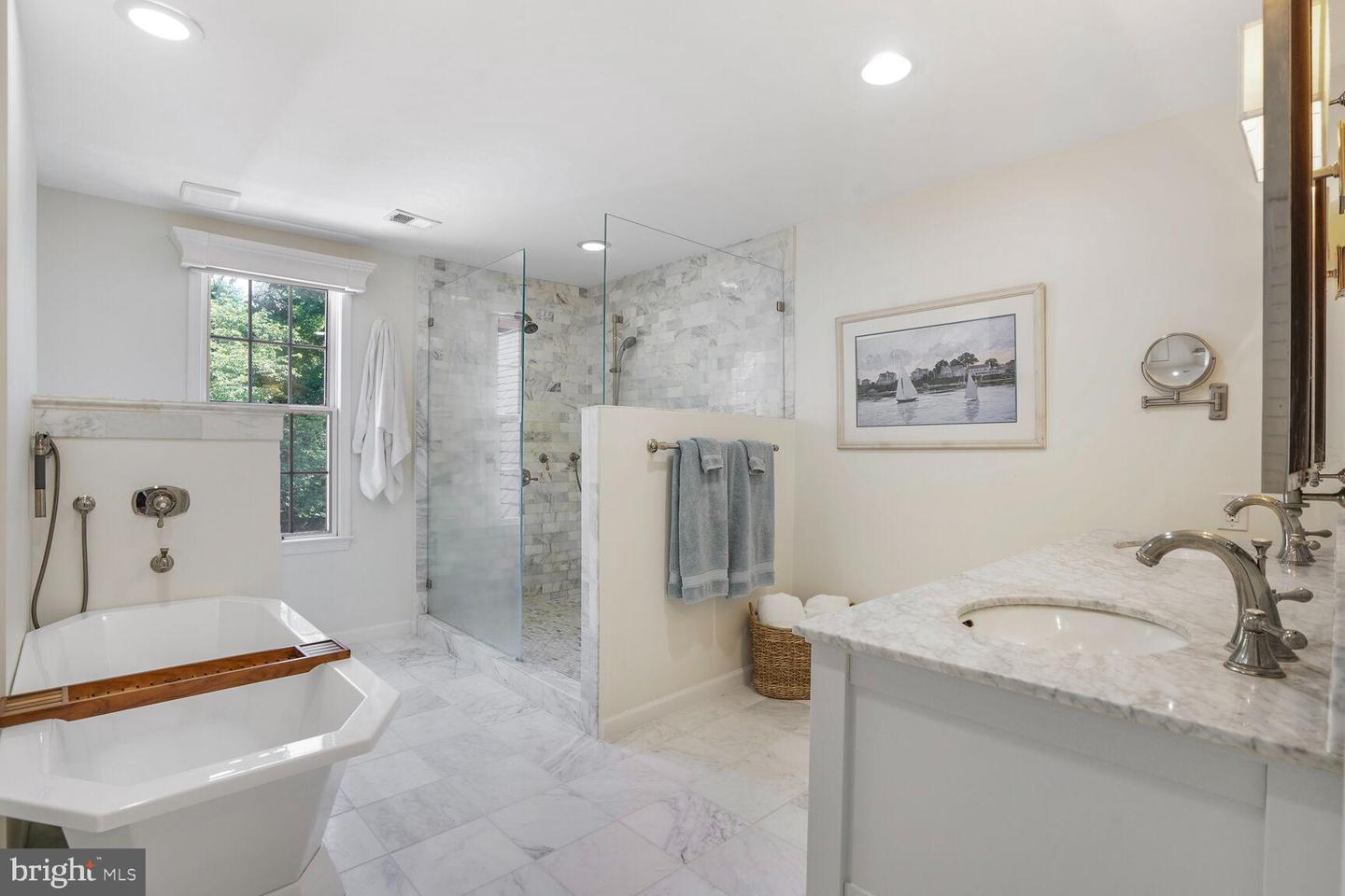 706 CROWN MEADOW DR, GREAT FALLS, Virginia 22066, 5 Bedrooms Bedrooms, ,4 BathroomsBathrooms,Residential,For sale,706 CROWN MEADOW DR,VAFX2238814 MLS # VAFX2238814