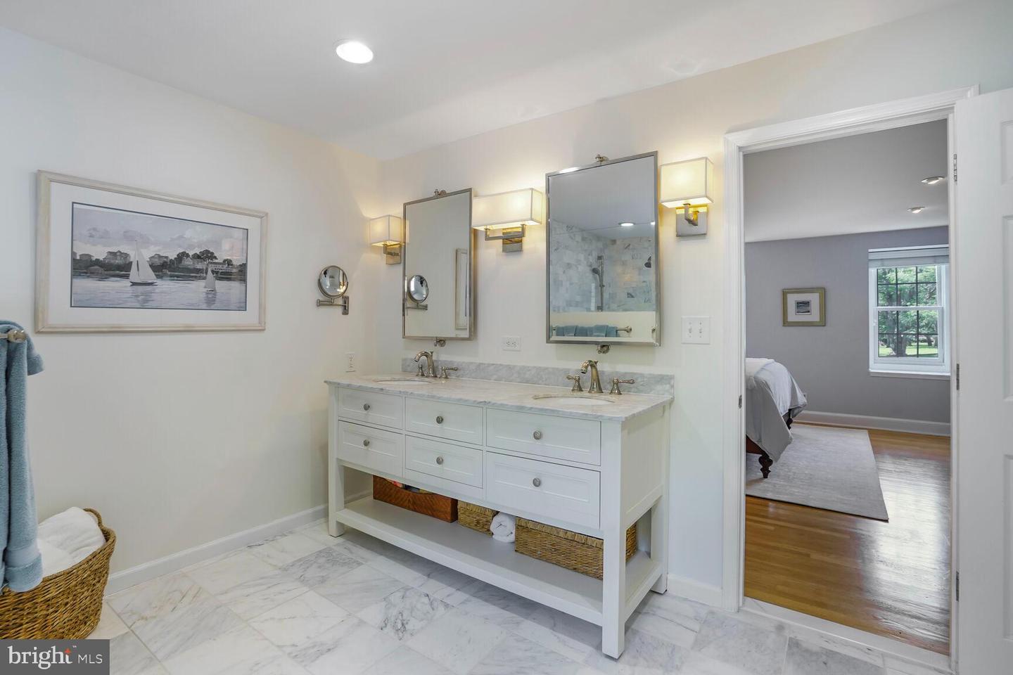 706 CROWN MEADOW DR, GREAT FALLS, Virginia 22066, 5 Bedrooms Bedrooms, ,4 BathroomsBathrooms,Residential,For sale,706 CROWN MEADOW DR,VAFX2238814 MLS # VAFX2238814