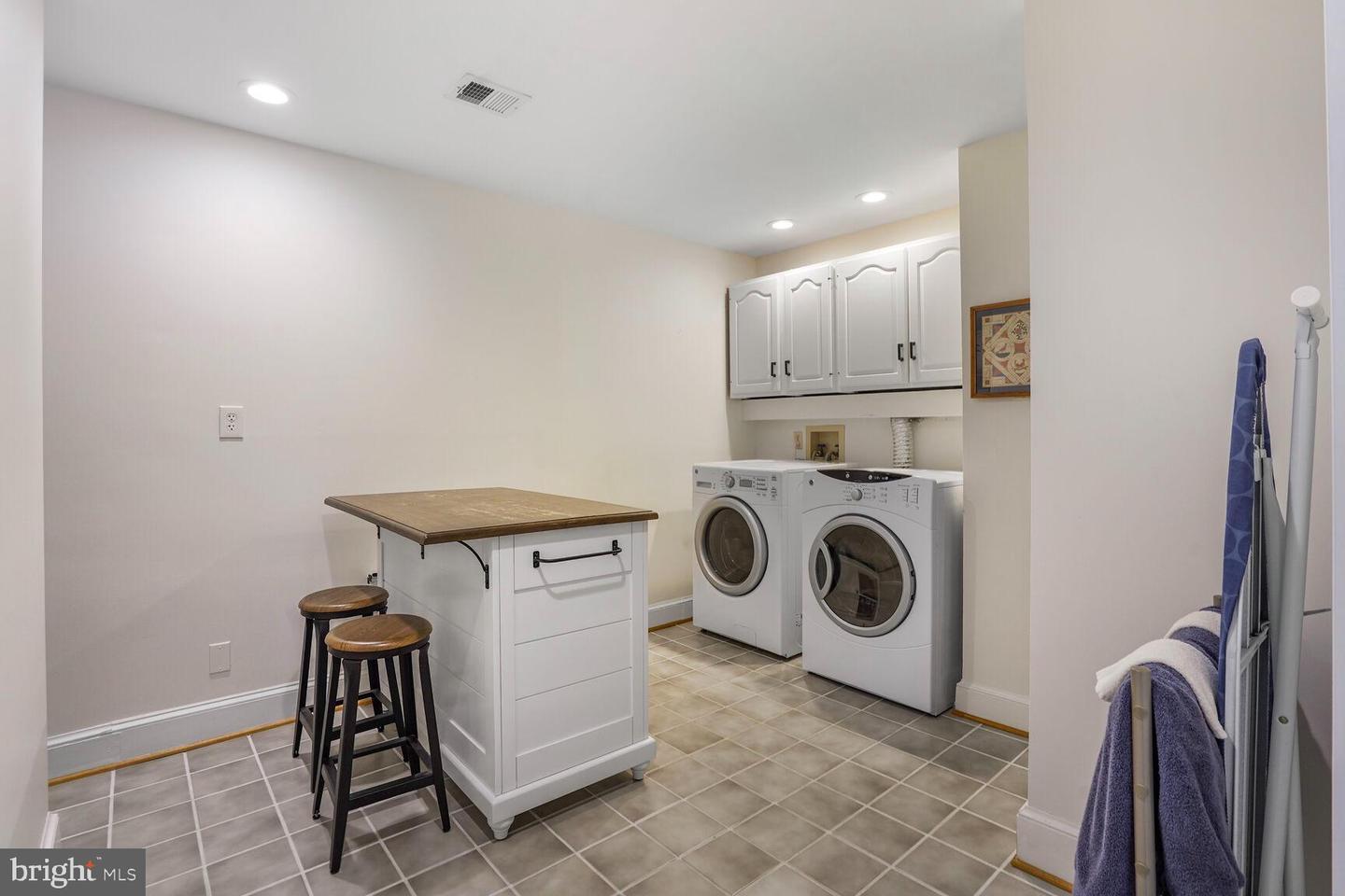 706 CROWN MEADOW DR, GREAT FALLS, Virginia 22066, 5 Bedrooms Bedrooms, ,4 BathroomsBathrooms,Residential,For sale,706 CROWN MEADOW DR,VAFX2238814 MLS # VAFX2238814