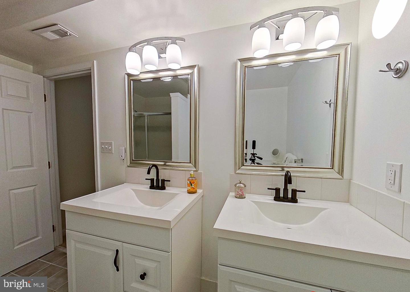 706 CROWN MEADOW DR, GREAT FALLS, Virginia 22066, 5 Bedrooms Bedrooms, ,4 BathroomsBathrooms,Residential,For sale,706 CROWN MEADOW DR,VAFX2238814 MLS # VAFX2238814