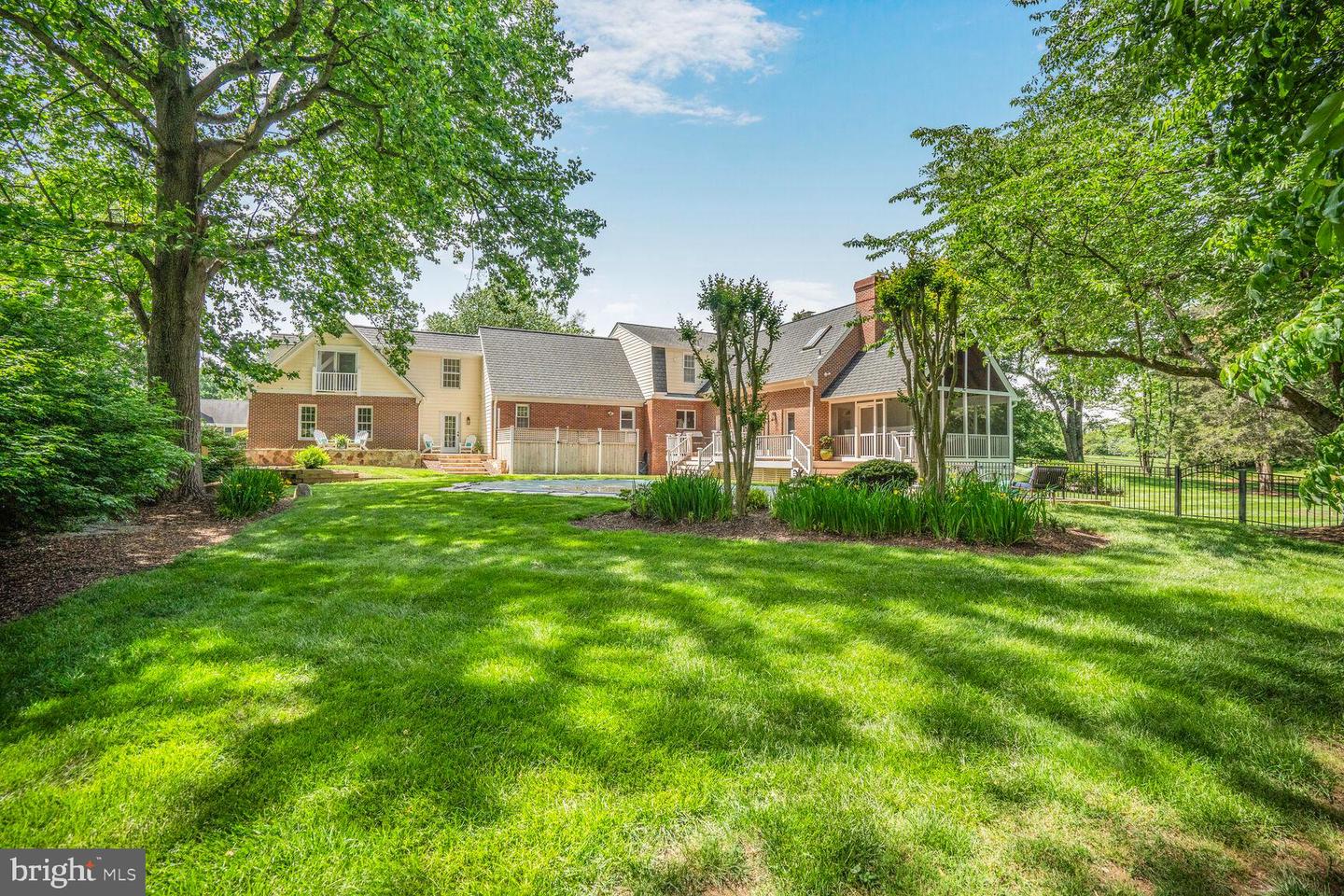 706 CROWN MEADOW DR, GREAT FALLS, Virginia 22066, 5 Bedrooms Bedrooms, ,4 BathroomsBathrooms,Residential,For sale,706 CROWN MEADOW DR,VAFX2238814 MLS # VAFX2238814