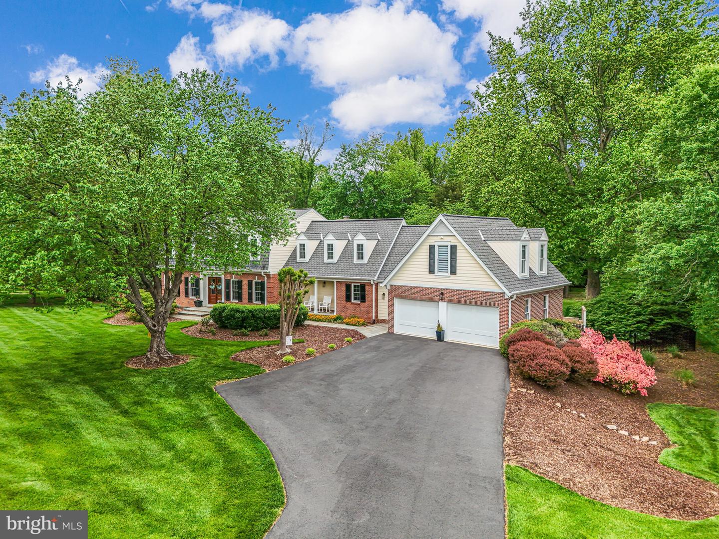 706 CROWN MEADOW DR, GREAT FALLS, Virginia 22066, 5 Bedrooms Bedrooms, ,4 BathroomsBathrooms,Residential,For sale,706 CROWN MEADOW DR,VAFX2238814 MLS # VAFX2238814