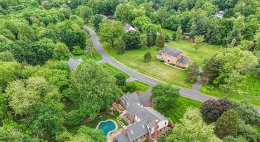 706 CROWN MEADOW DR, GREAT FALLS, Virginia 22066, 5 Bedrooms Bedrooms, ,4 BathroomsBathrooms,Residential,For sale,706 CROWN MEADOW DR,VAFX2238814 MLS # VAFX2238814