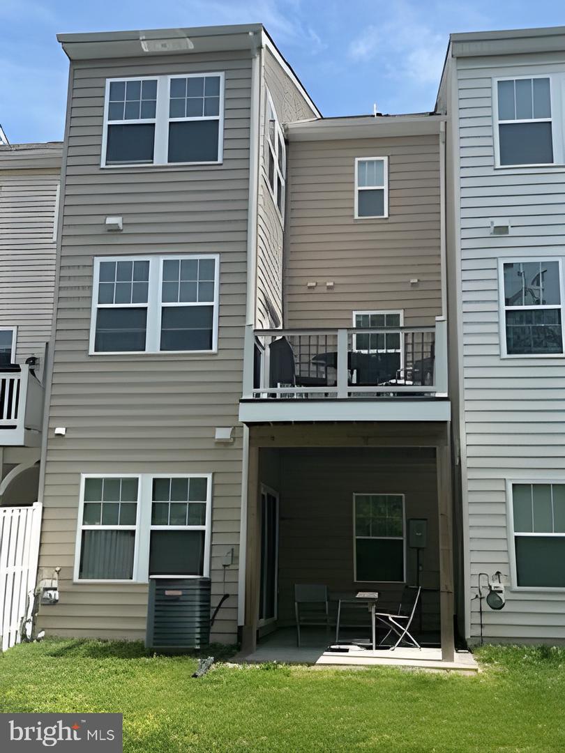 20553 ROLLING WATER TER, ASHBURN, Virginia 20147, 3 Bedrooms Bedrooms, ,3 BathroomsBathrooms,Residential,For sale,20553 ROLLING WATER TER,VALO2095652 MLS # VALO2095652