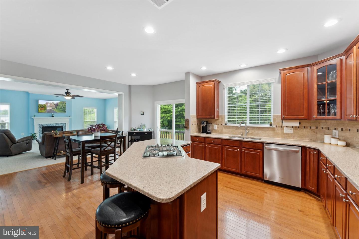 122 MUFFIN CT SE, LEESBURG, Virginia 20175, 5 Bedrooms Bedrooms, ,3 BathroomsBathrooms,Residential,For sale,122 MUFFIN CT SE,VALO2095728 MLS # VALO2095728