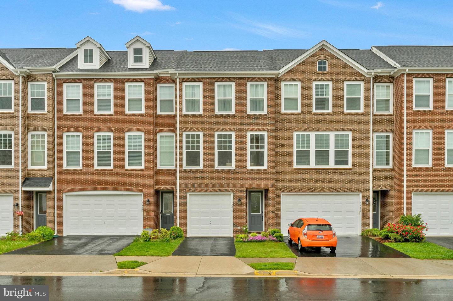 42248 LANCASTER WOODS SQ, CHANTILLY, Virginia 20152, 3 Bedrooms Bedrooms, ,2 BathroomsBathrooms,Residential,For sale,42248 LANCASTER WOODS SQ,VALO2095678 MLS # VALO2095678