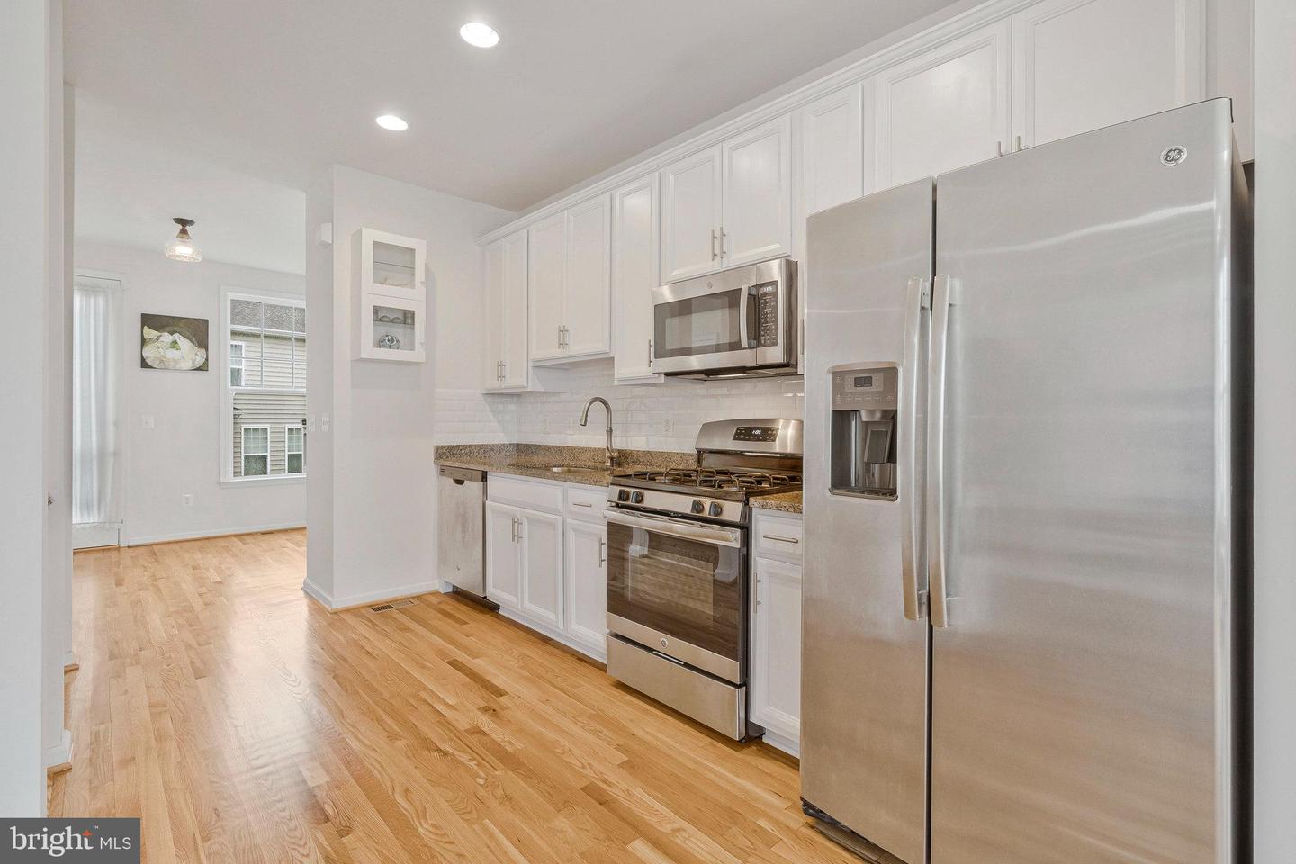 42248 LANCASTER WOODS SQ, CHANTILLY, Virginia 20152, 3 Bedrooms Bedrooms, ,2 BathroomsBathrooms,Residential,For sale,42248 LANCASTER WOODS SQ,VALO2095678 MLS # VALO2095678