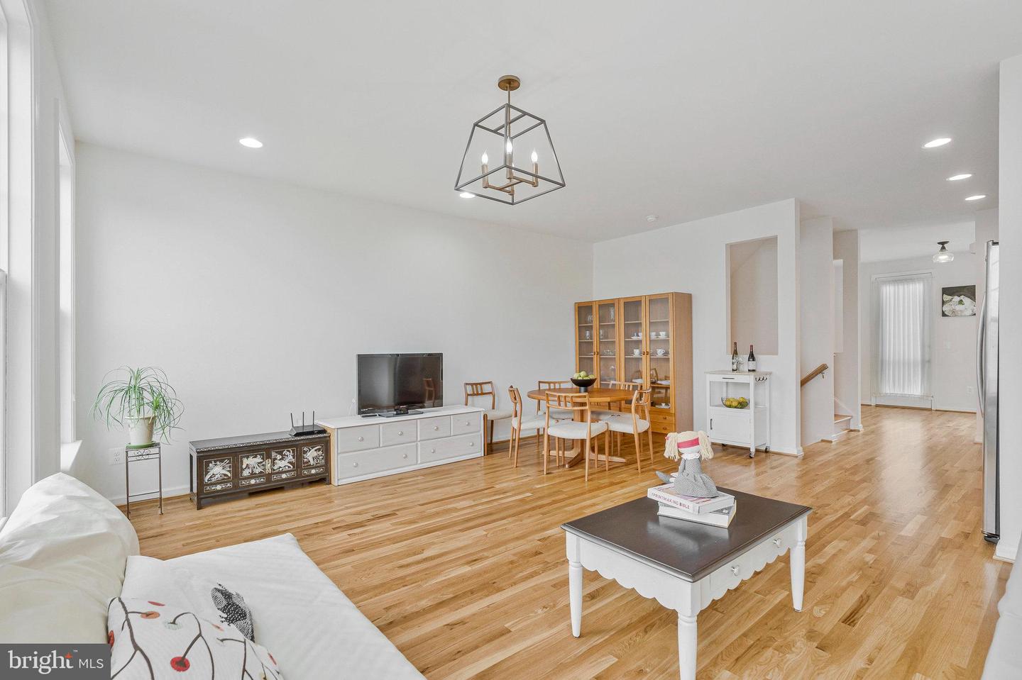 42248 LANCASTER WOODS SQ, CHANTILLY, Virginia 20152, 3 Bedrooms Bedrooms, ,2 BathroomsBathrooms,Residential,For sale,42248 LANCASTER WOODS SQ,VALO2095678 MLS # VALO2095678