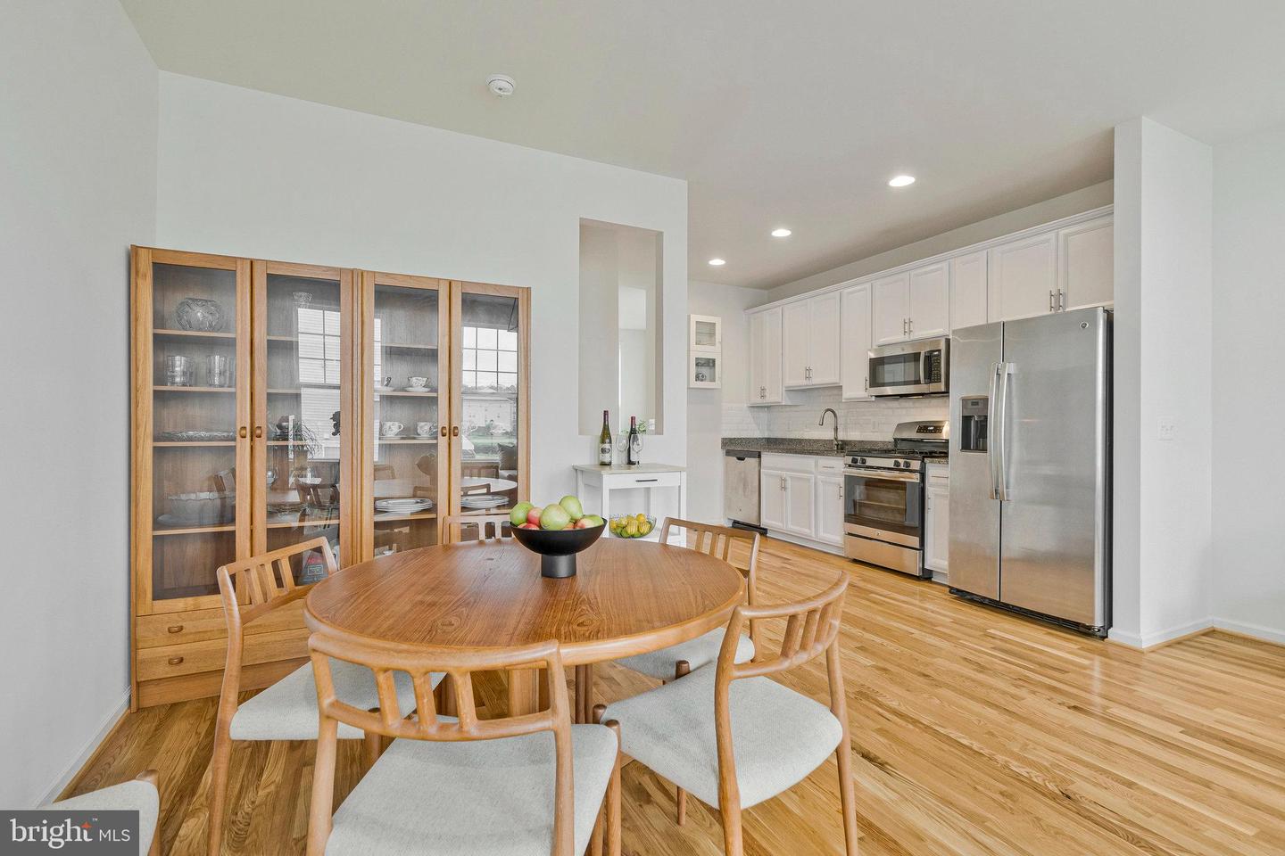 42248 LANCASTER WOODS SQ, CHANTILLY, Virginia 20152, 3 Bedrooms Bedrooms, ,2 BathroomsBathrooms,Residential,For sale,42248 LANCASTER WOODS SQ,VALO2095678 MLS # VALO2095678