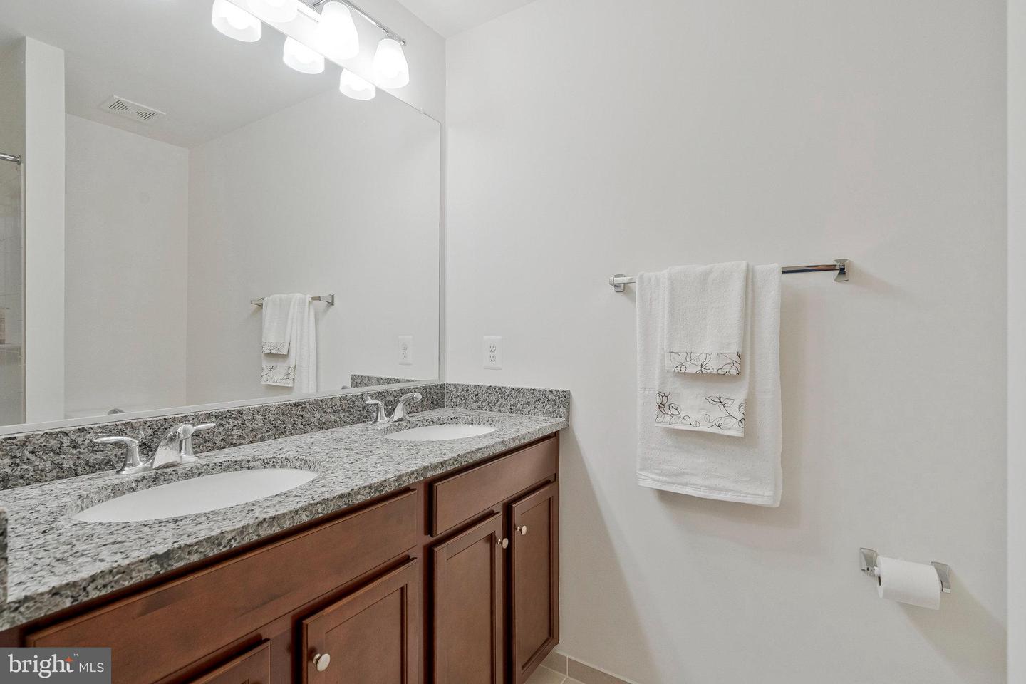 42248 LANCASTER WOODS SQ, CHANTILLY, Virginia 20152, 3 Bedrooms Bedrooms, ,2 BathroomsBathrooms,Residential,For sale,42248 LANCASTER WOODS SQ,VALO2095678 MLS # VALO2095678