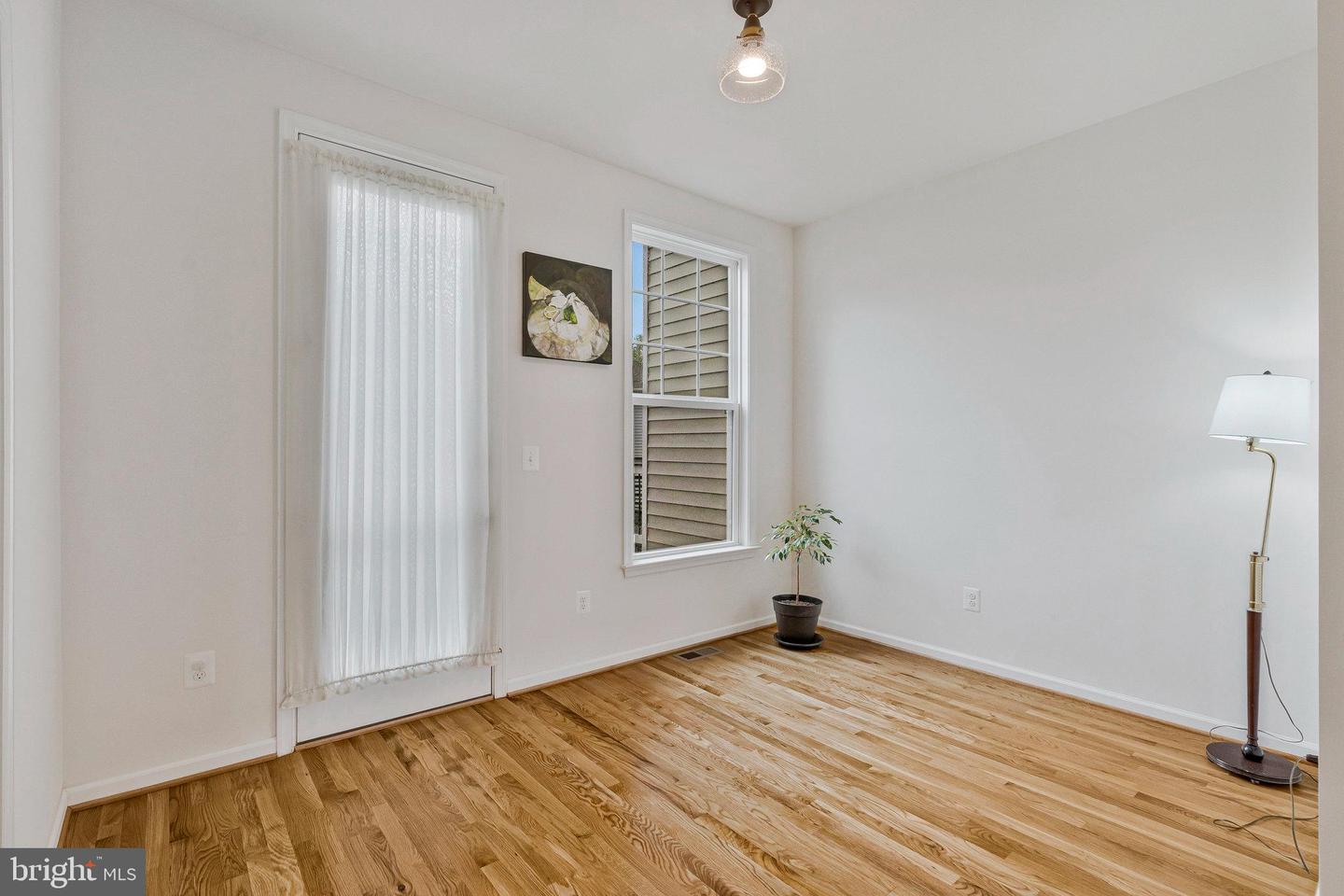 42248 LANCASTER WOODS SQ, CHANTILLY, Virginia 20152, 3 Bedrooms Bedrooms, ,2 BathroomsBathrooms,Residential,For sale,42248 LANCASTER WOODS SQ,VALO2095678 MLS # VALO2095678