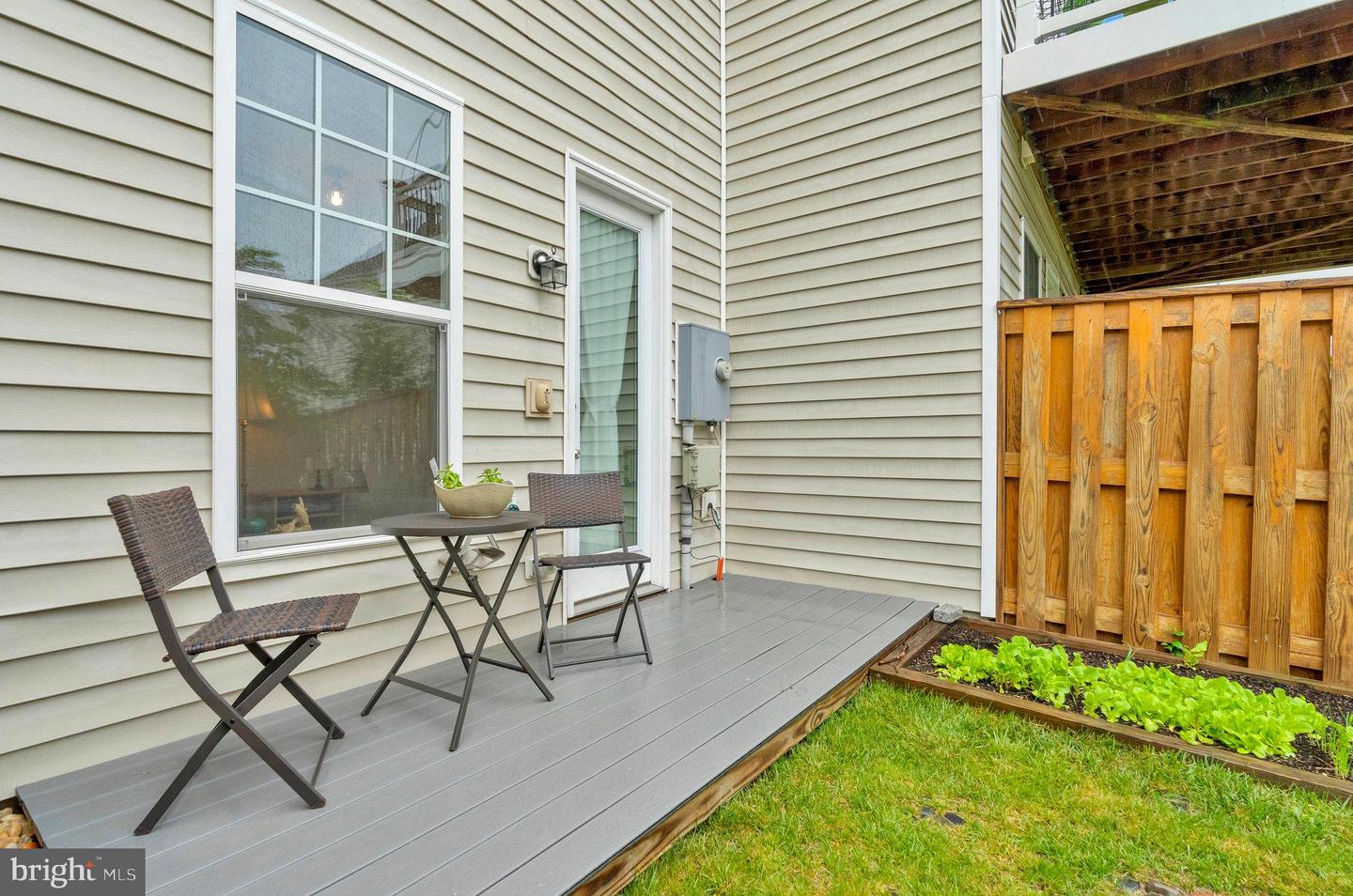 42248 LANCASTER WOODS SQ, CHANTILLY, Virginia 20152, 3 Bedrooms Bedrooms, ,2 BathroomsBathrooms,Residential,For sale,42248 LANCASTER WOODS SQ,VALO2095678 MLS # VALO2095678