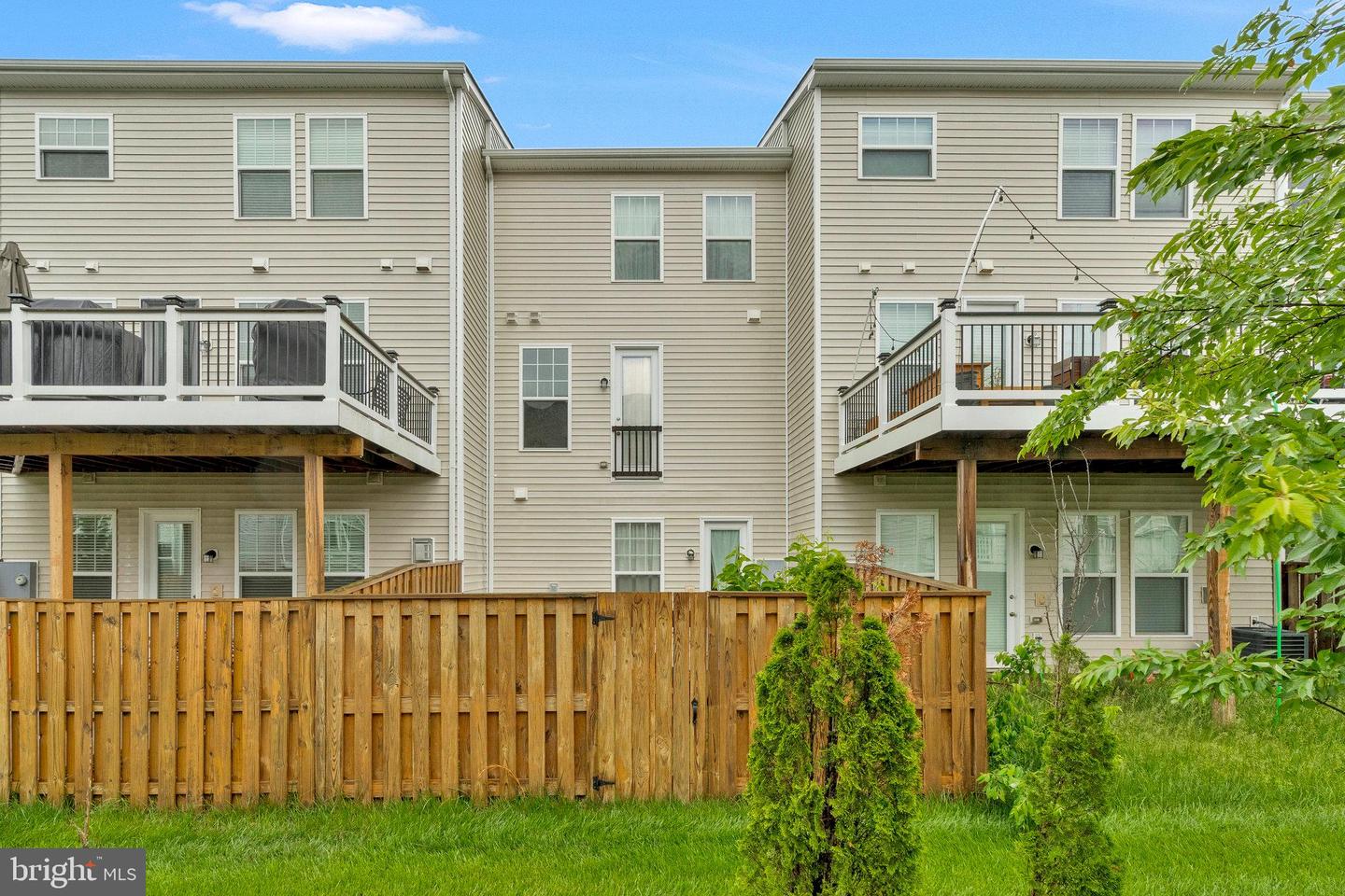42248 LANCASTER WOODS SQ, CHANTILLY, Virginia 20152, 3 Bedrooms Bedrooms, ,2 BathroomsBathrooms,Residential,For sale,42248 LANCASTER WOODS SQ,VALO2095678 MLS # VALO2095678
