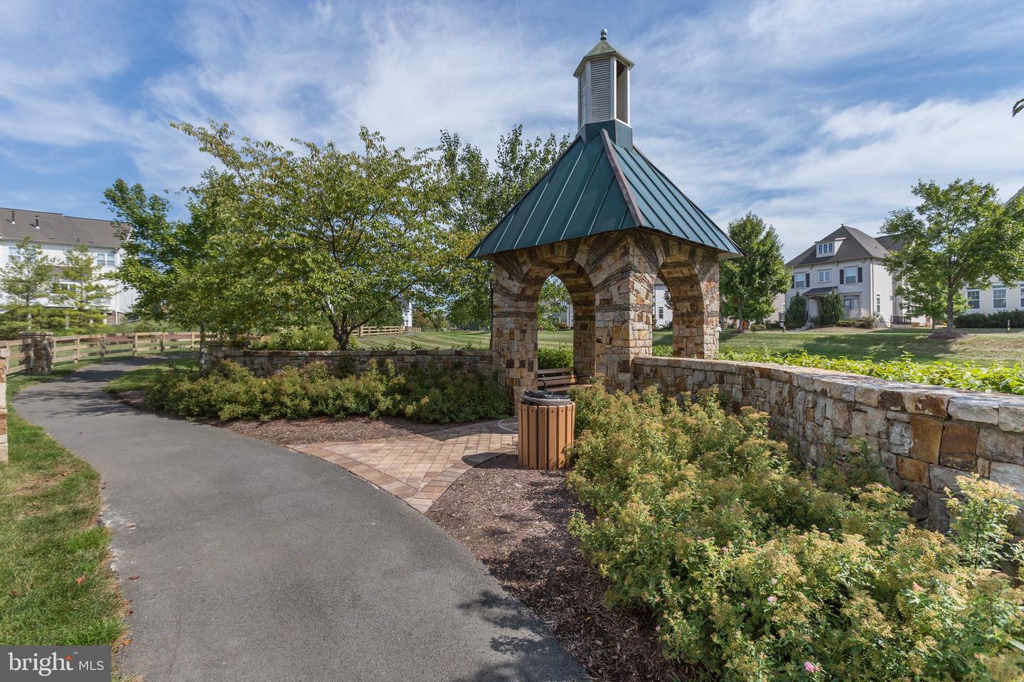 42248 LANCASTER WOODS SQ, CHANTILLY, Virginia 20152, 3 Bedrooms Bedrooms, ,2 BathroomsBathrooms,Residential,For sale,42248 LANCASTER WOODS SQ,VALO2095678 MLS # VALO2095678