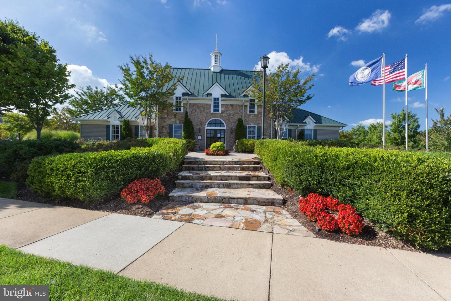 42248 LANCASTER WOODS SQ, CHANTILLY, Virginia 20152, 3 Bedrooms Bedrooms, ,2 BathroomsBathrooms,Residential,For sale,42248 LANCASTER WOODS SQ,VALO2095678 MLS # VALO2095678