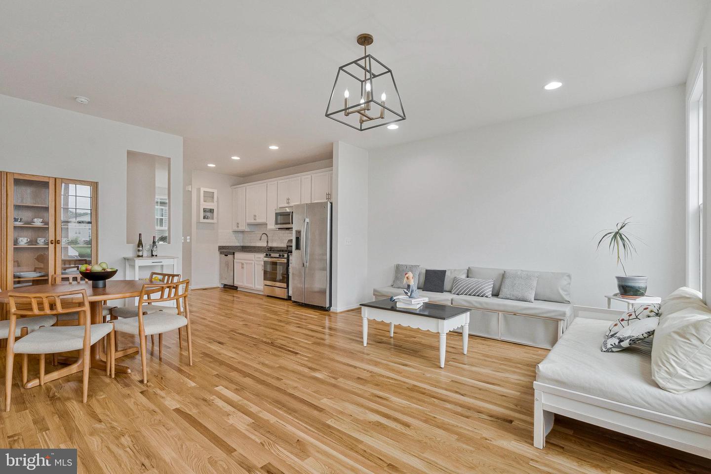 42248 LANCASTER WOODS SQ, CHANTILLY, Virginia 20152, 3 Bedrooms Bedrooms, ,2 BathroomsBathrooms,Residential,For sale,42248 LANCASTER WOODS SQ,VALO2095678 MLS # VALO2095678