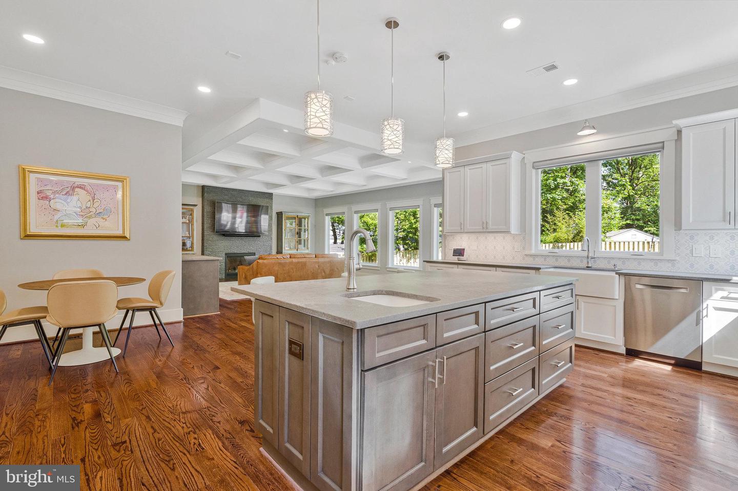 615 GIBSON DR SW, VIENNA, Virginia 22180, 6 Bedrooms Bedrooms, ,5 BathroomsBathrooms,Residential,For sale,615 GIBSON DR SW,VAFX2239046 MLS # VAFX2239046