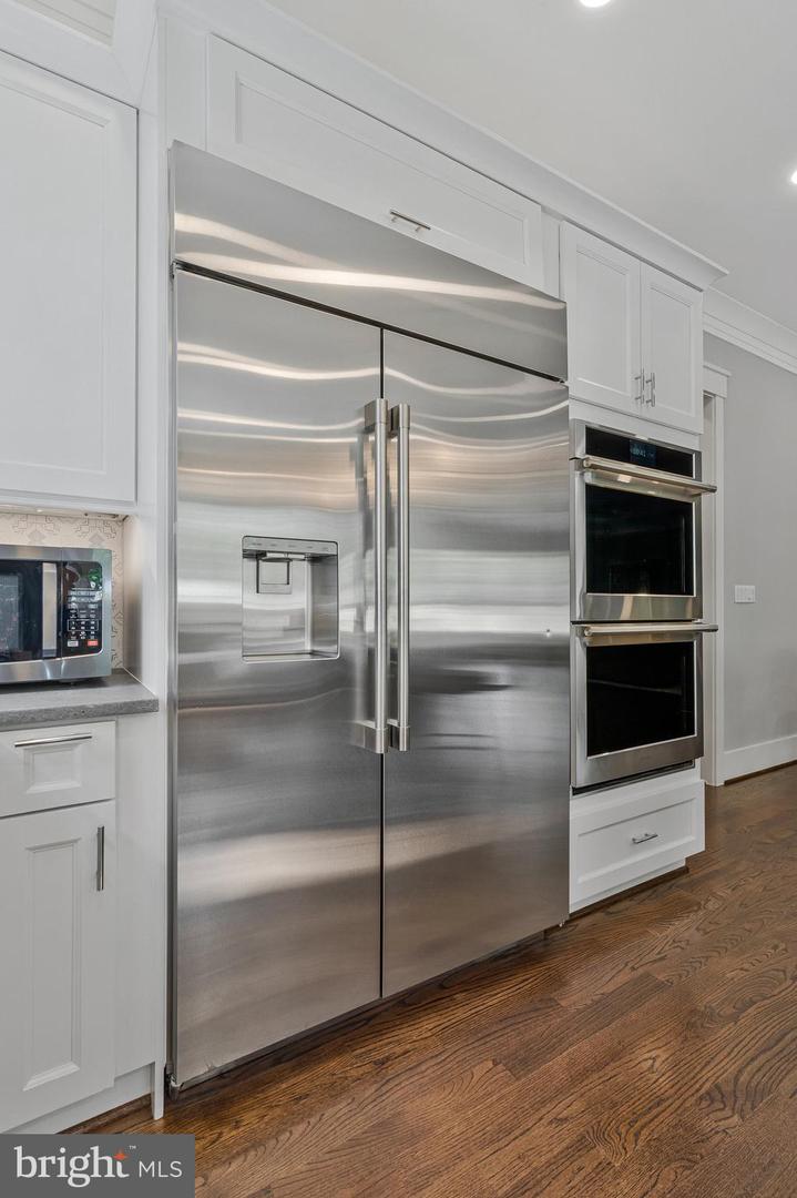 615 GIBSON DR SW, VIENNA, Virginia 22180, 6 Bedrooms Bedrooms, ,5 BathroomsBathrooms,Residential,For sale,615 GIBSON DR SW,VAFX2239046 MLS # VAFX2239046