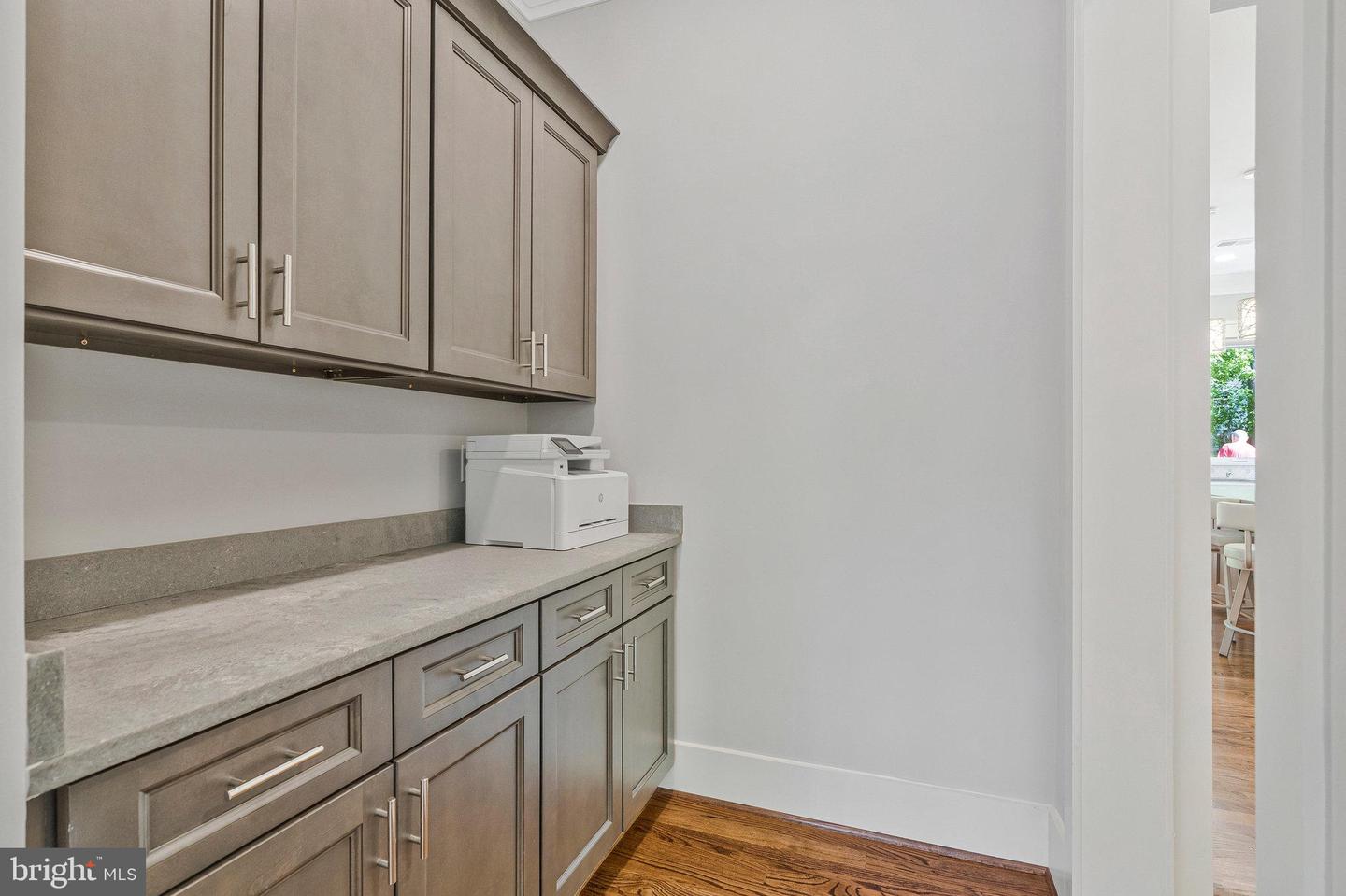 615 GIBSON DR SW, VIENNA, Virginia 22180, 6 Bedrooms Bedrooms, ,5 BathroomsBathrooms,Residential,For sale,615 GIBSON DR SW,VAFX2239046 MLS # VAFX2239046