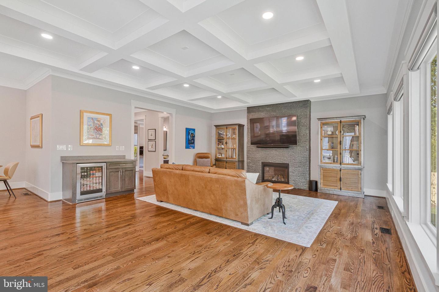 615 GIBSON DR SW, VIENNA, Virginia 22180, 6 Bedrooms Bedrooms, ,5 BathroomsBathrooms,Residential,For sale,615 GIBSON DR SW,VAFX2239046 MLS # VAFX2239046