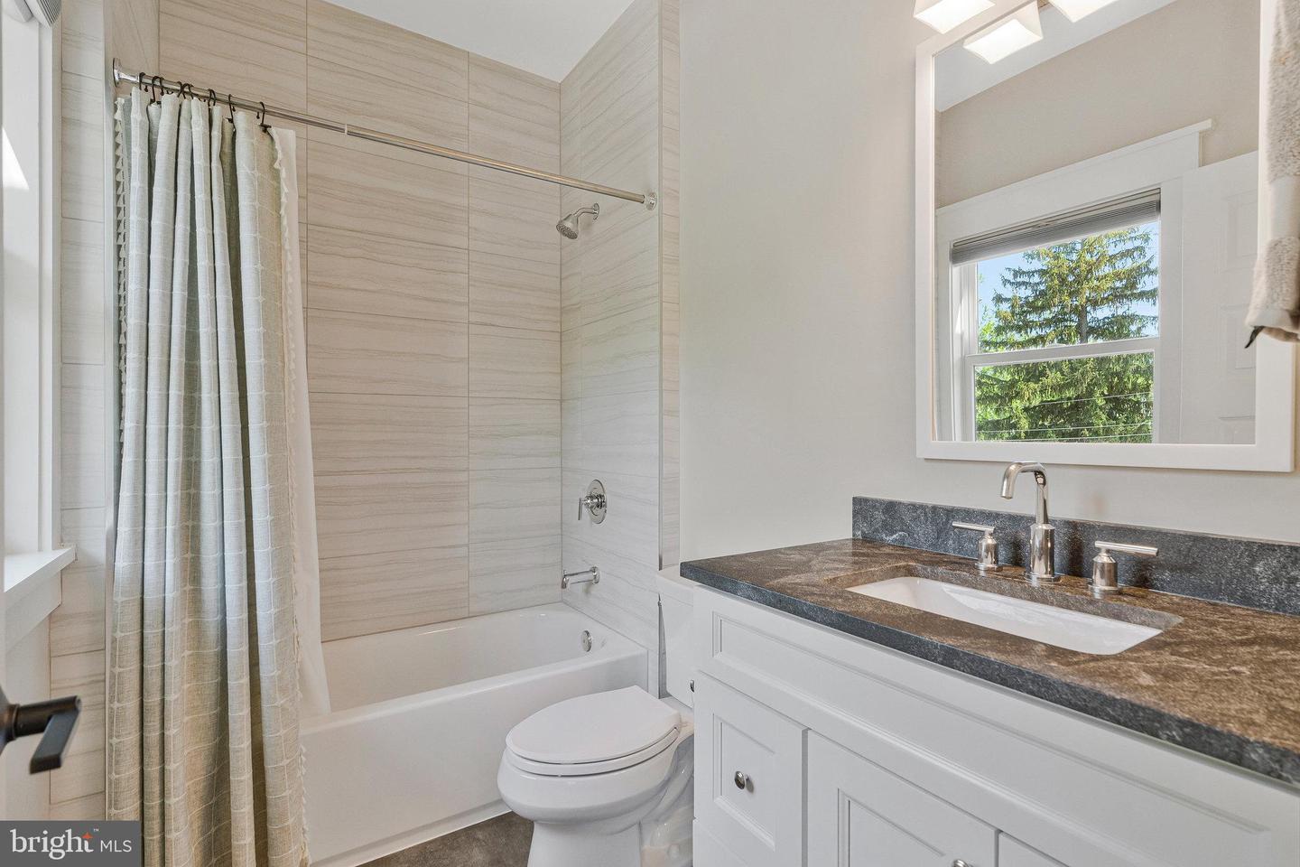 615 GIBSON DR SW, VIENNA, Virginia 22180, 6 Bedrooms Bedrooms, ,5 BathroomsBathrooms,Residential,For sale,615 GIBSON DR SW,VAFX2239046 MLS # VAFX2239046